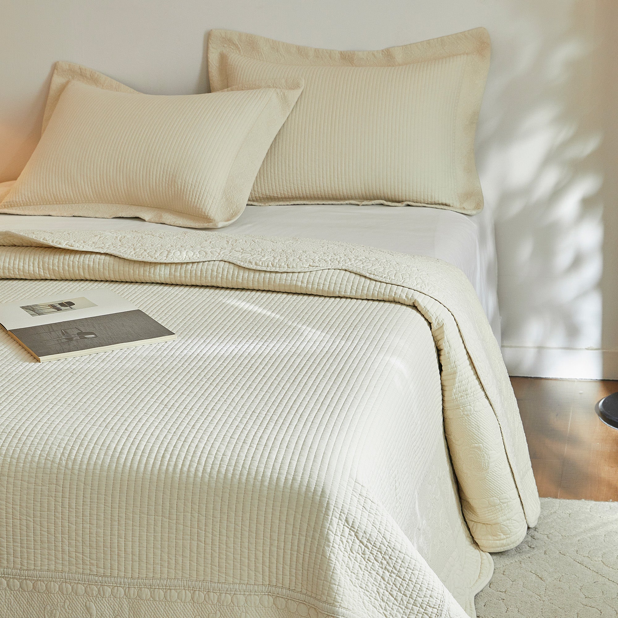 3 Piece 100% Cotton Quilt Set, Oversized Lightweight Textured Bedspread TG
