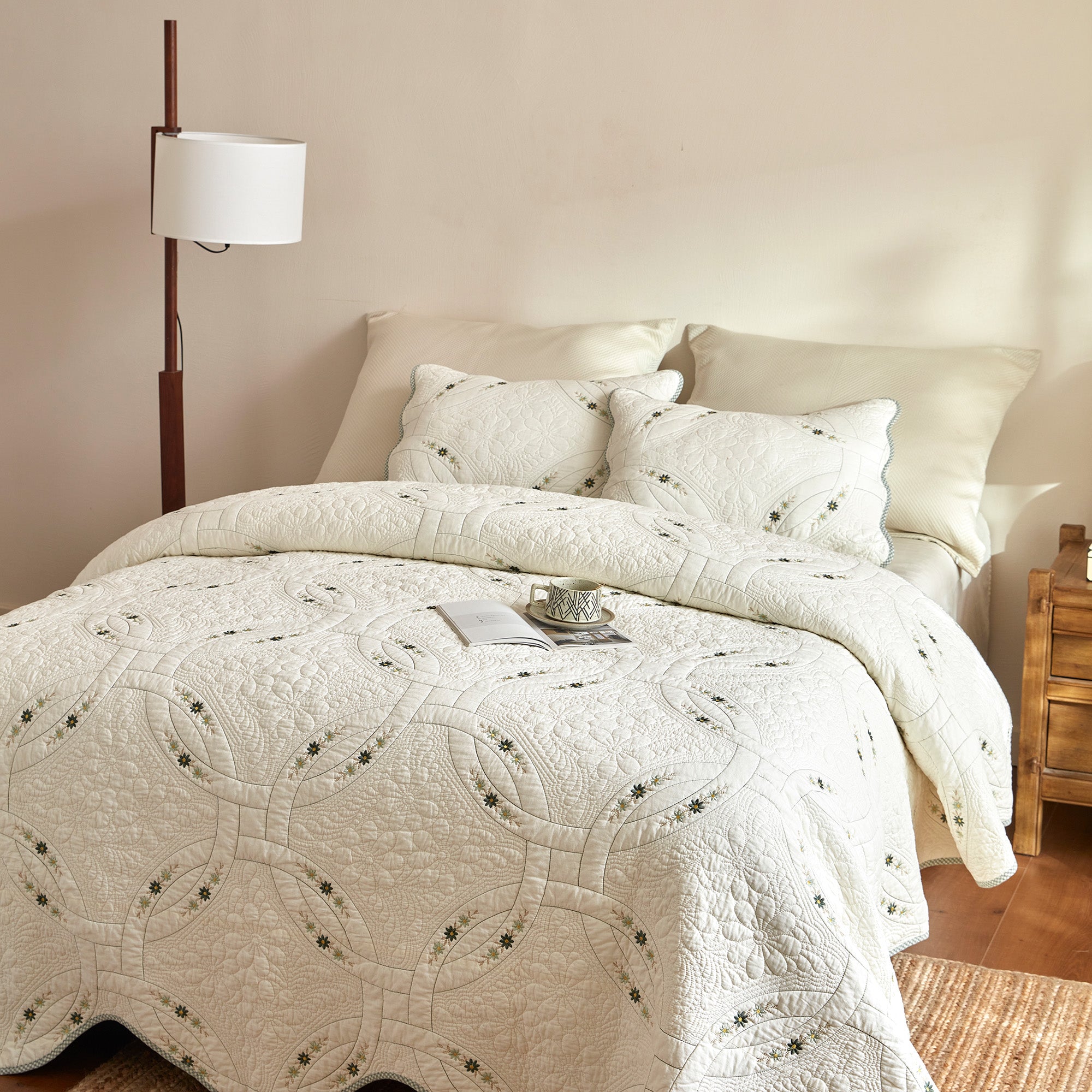 3Pcs Lightweight Cotton Quilt Bedspread Set – European Cottage Floral TC152