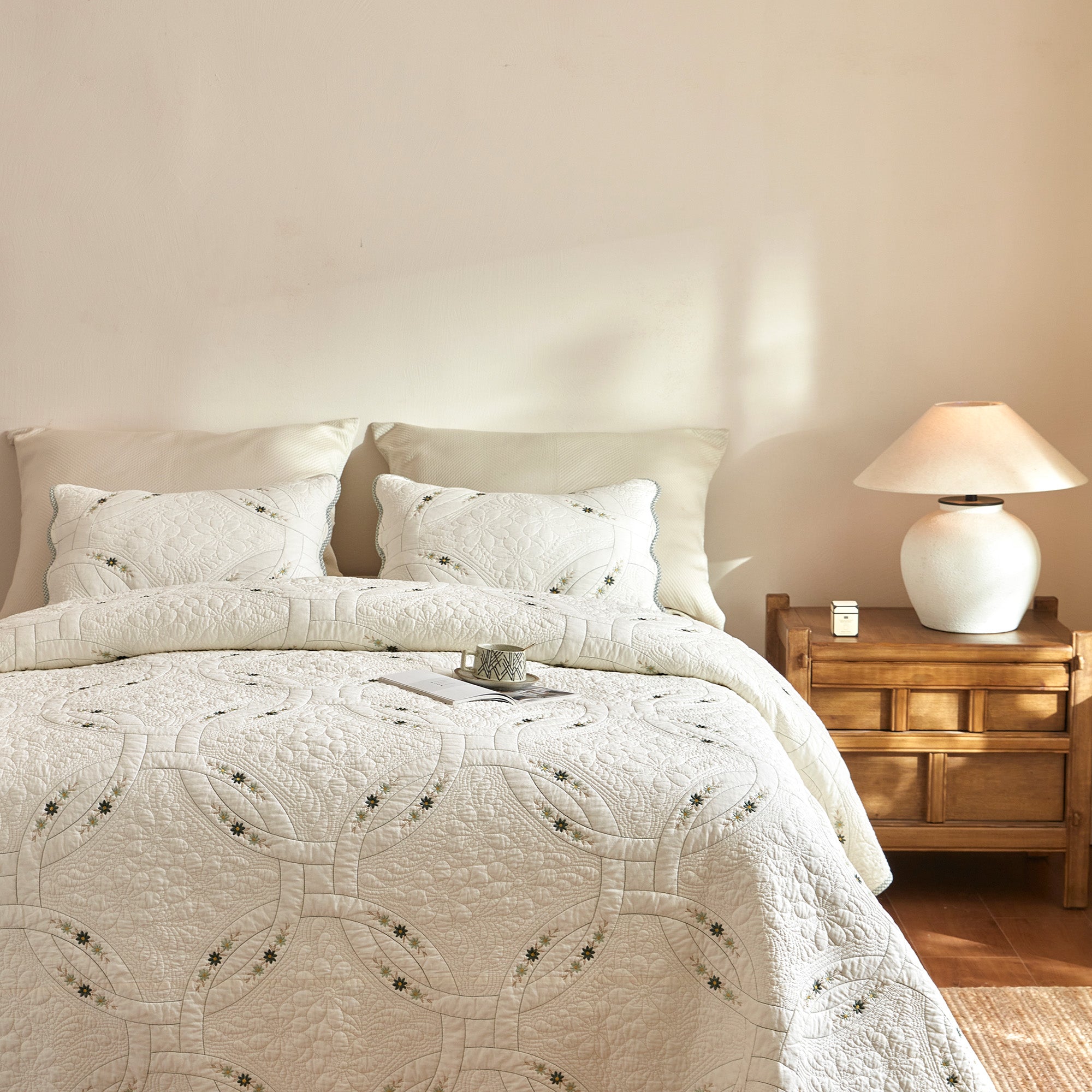 3Pcs Lightweight Cotton Quilt Bedspread Set – European Cottage Floral TC152