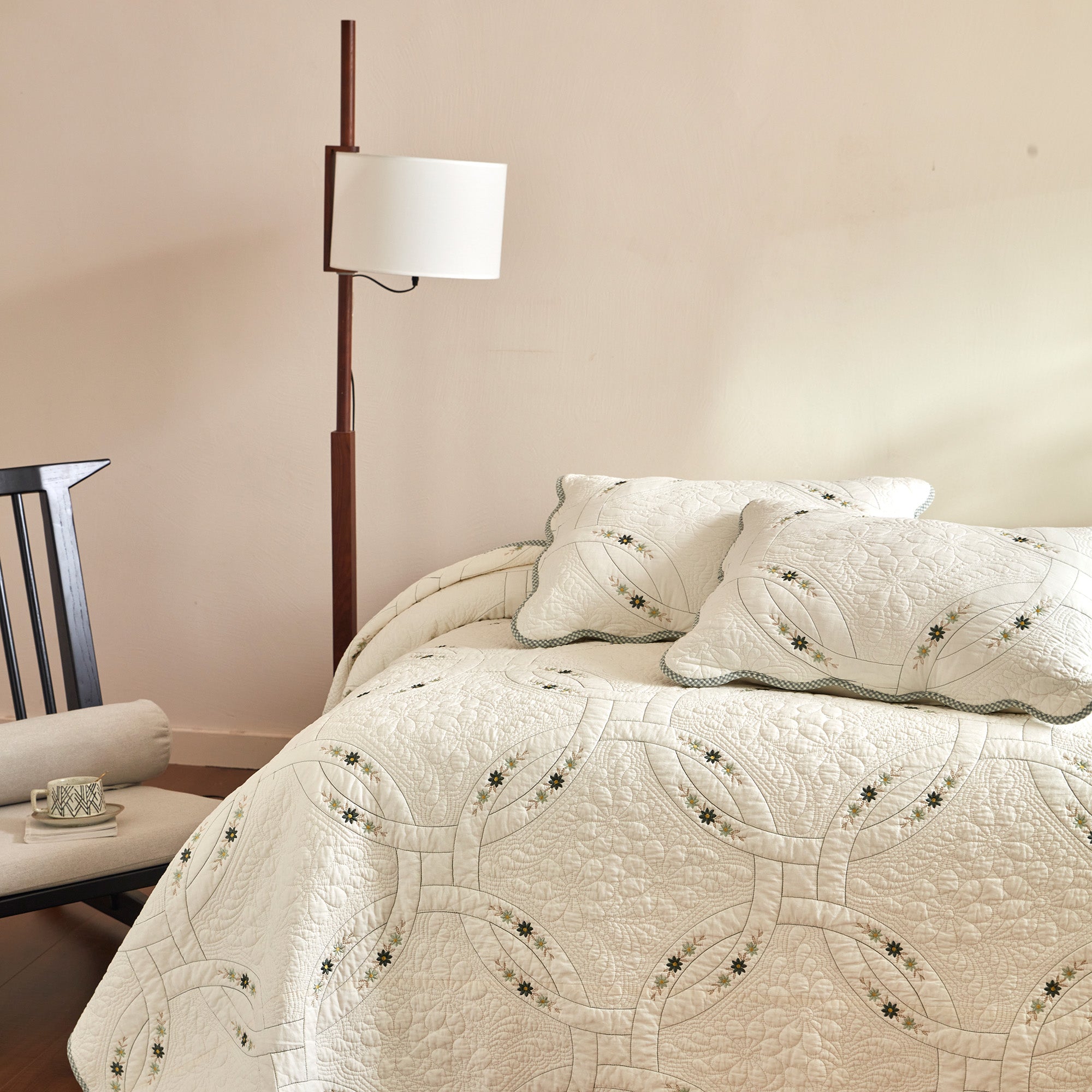 3Pcs Lightweight Cotton Quilt Bedspread Set – European Cottage Floral TC152