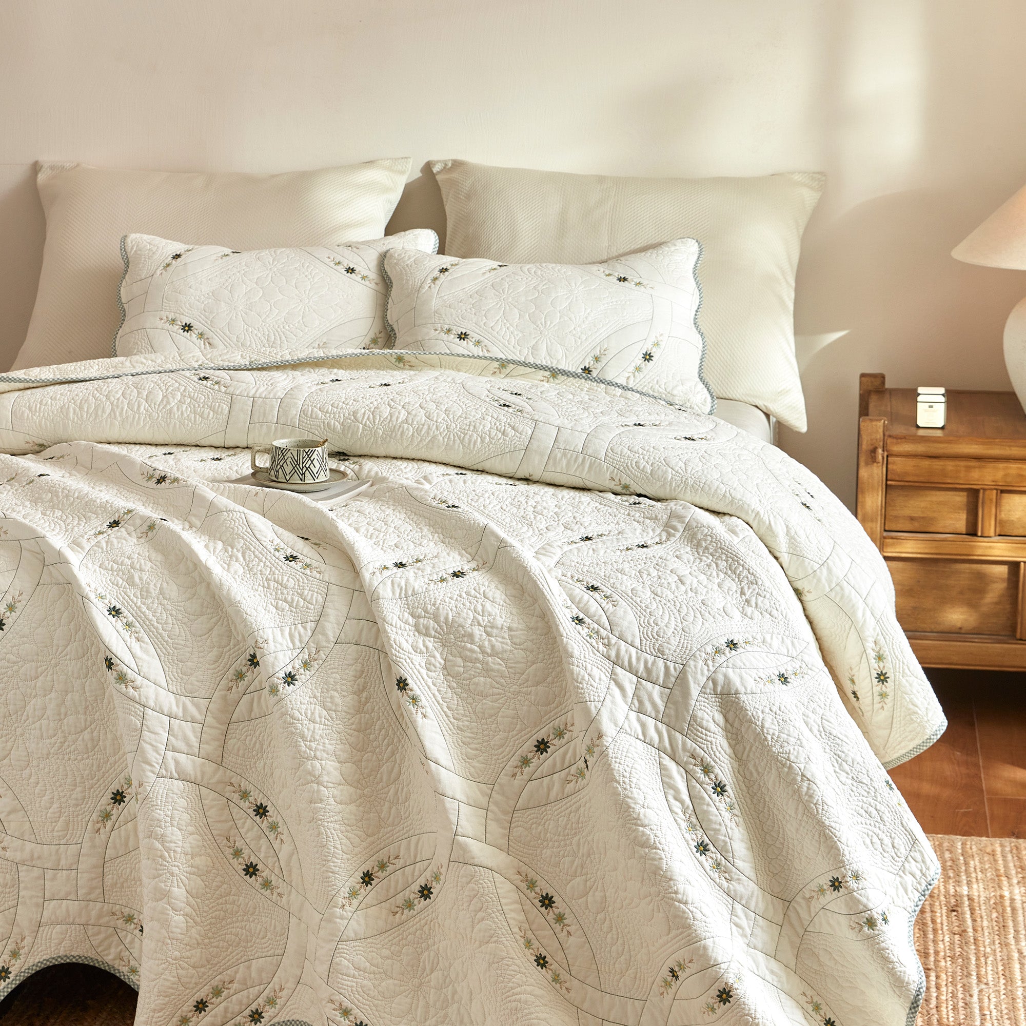 3Pcs Lightweight Cotton Quilt Bedspread Set – European Cottage Floral TC152