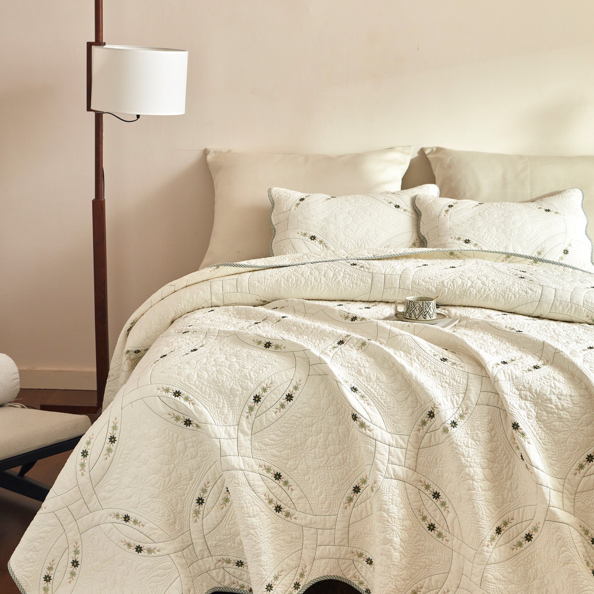 3Pcs Lightweight Cotton Quilt Bedspread Set – European Cottage Floral TC152