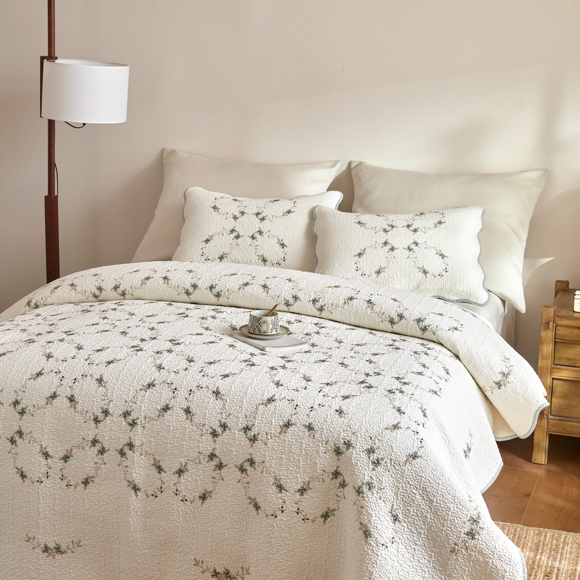 3Pcs Soft Cream Cotton Quilt Bedspread Set European Cottage Style TC153