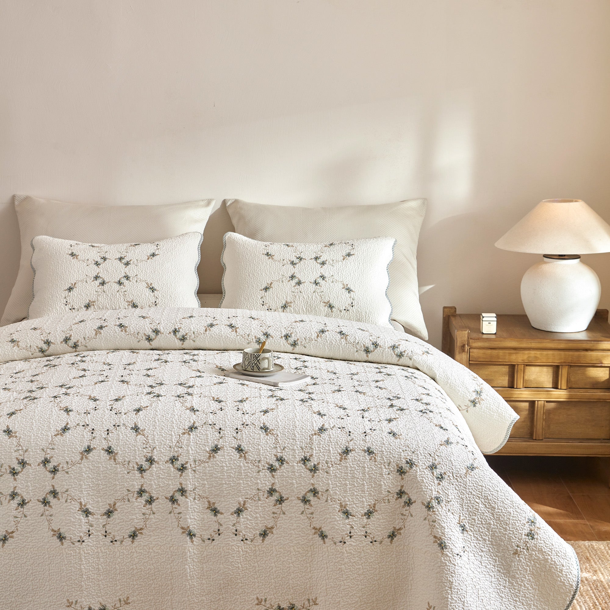 3Pcs Soft Cream Cotton Quilt Bedspread Set European Cottage Style TC153