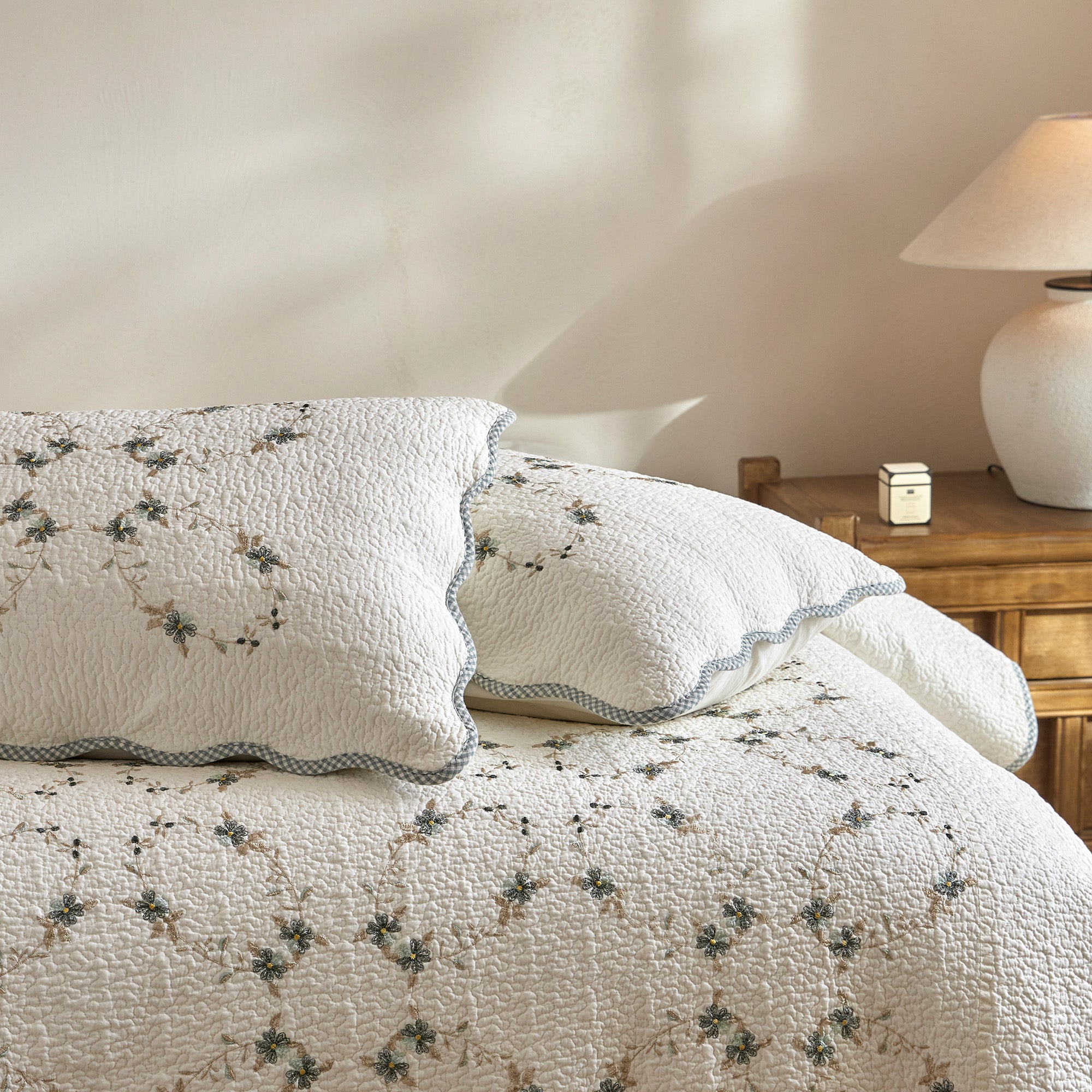 3Pcs Soft Cream Cotton Quilt Bedspread Set European Cottage Style TC153