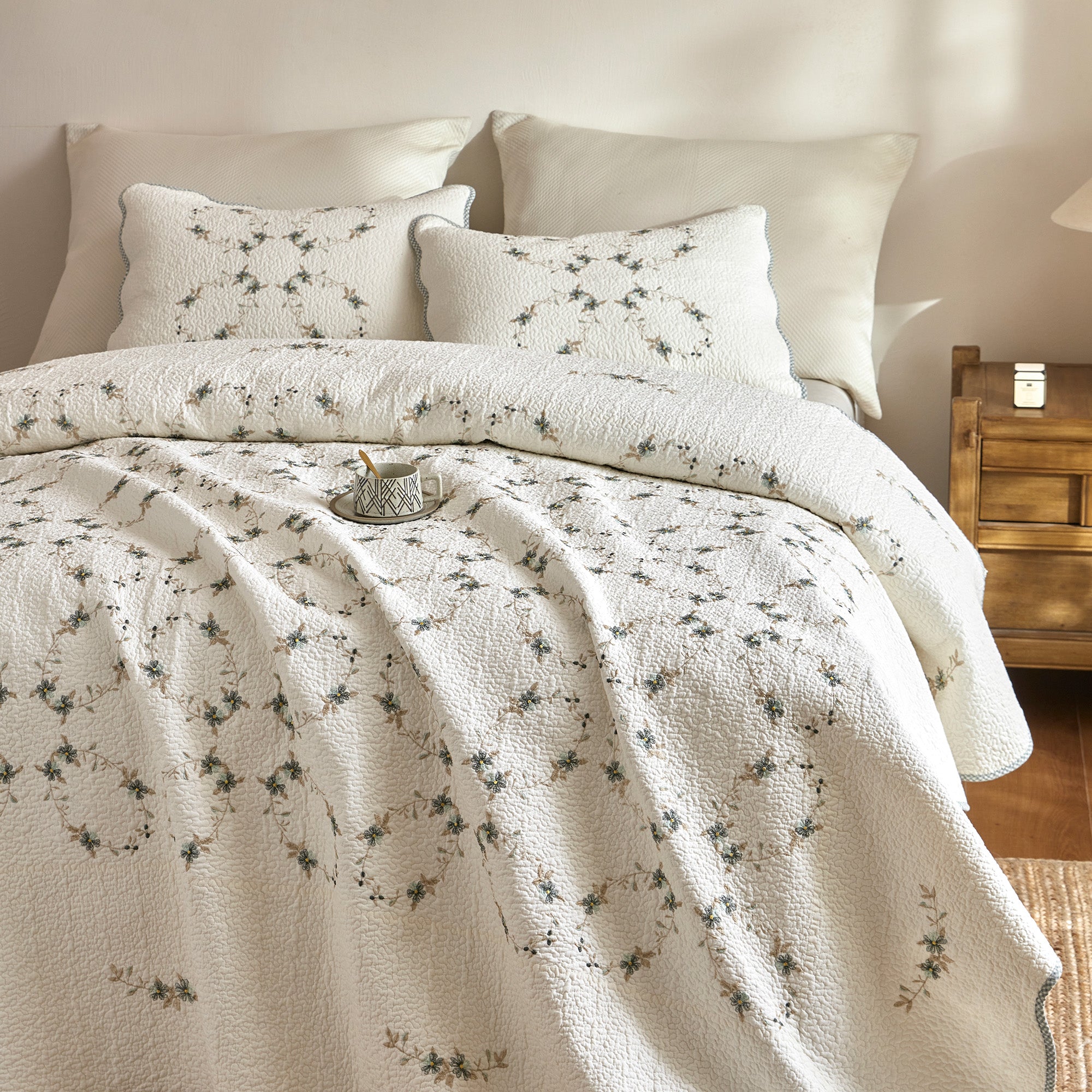 3Pcs Soft Cream Cotton Quilt Bedspread Set European Cottage Style TC153