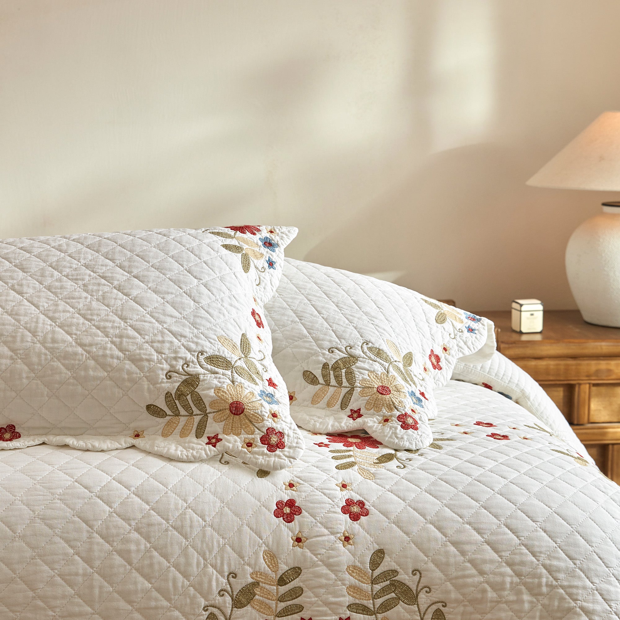 3Pcs Cotton Cottage Floral Quilt Bedspread Set Classic Farmhouse Style TC156