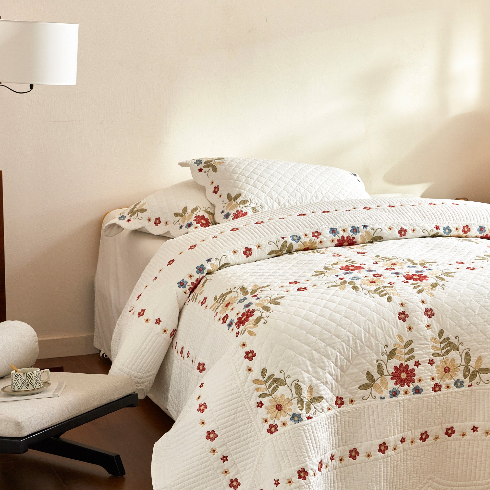 3Pcs Cotton Cottage Floral Quilt Bedspread Set Classic Farmhouse Style TC156