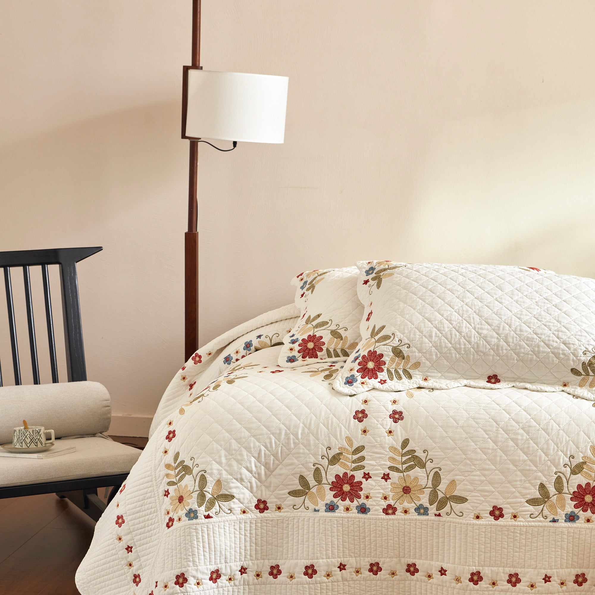 3Pcs Cotton Cottage Floral Quilt Bedspread Set Classic Farmhouse Style TC156