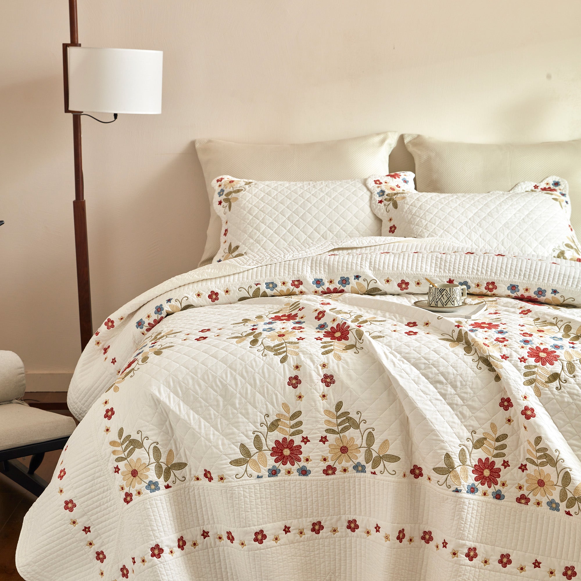 3Pcs Cotton Cottage Floral Quilt Bedspread Set Classic Farmhouse Style TC156