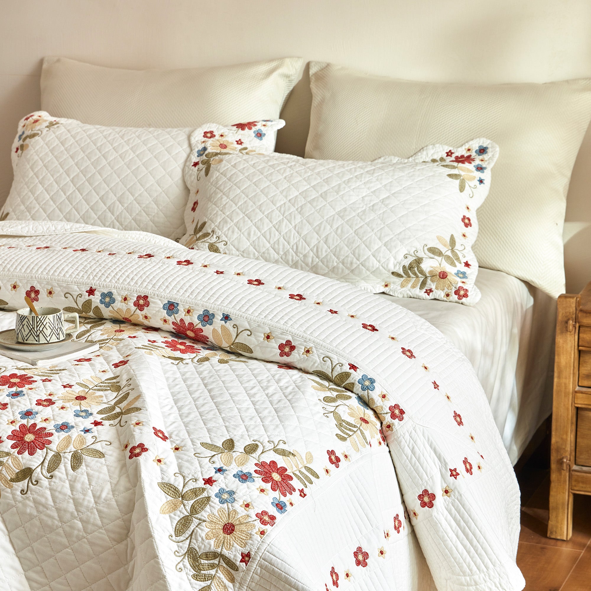 3Pcs Cotton Cottage Floral Quilt Bedspread Set Classic Farmhouse Style TC156