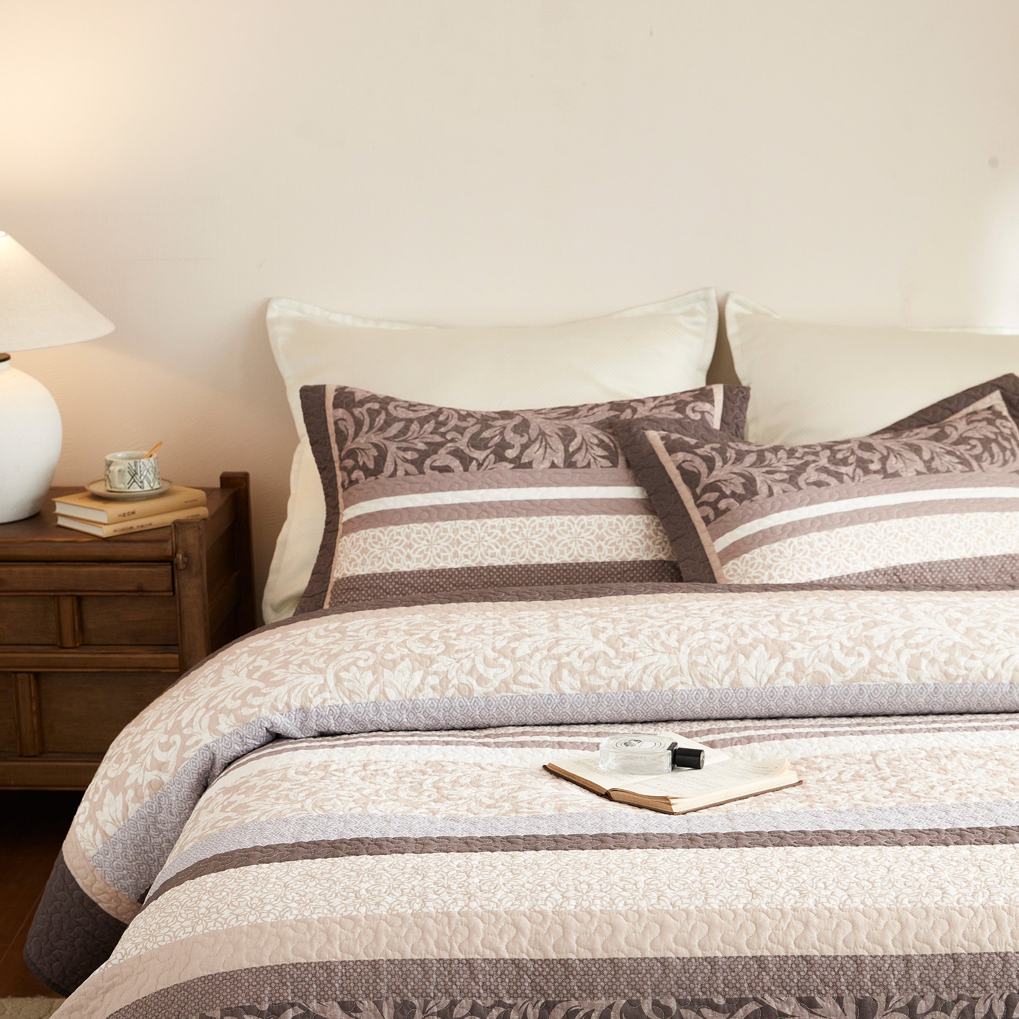 3 Piece Traditional Floral Cotton Quilt Set – Classic Cottage Bedspread CP341