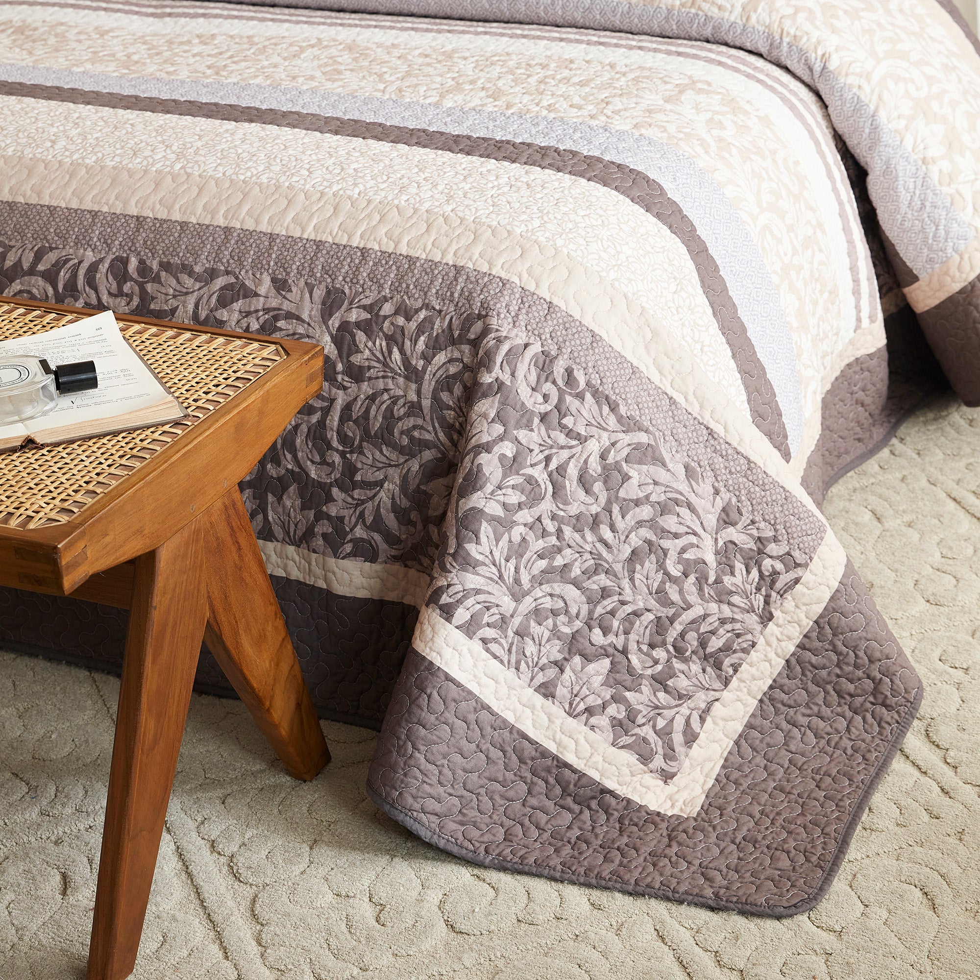 3 Piece Traditional Floral Cotton Quilt Set – Classic Cottage Bedspread CP341