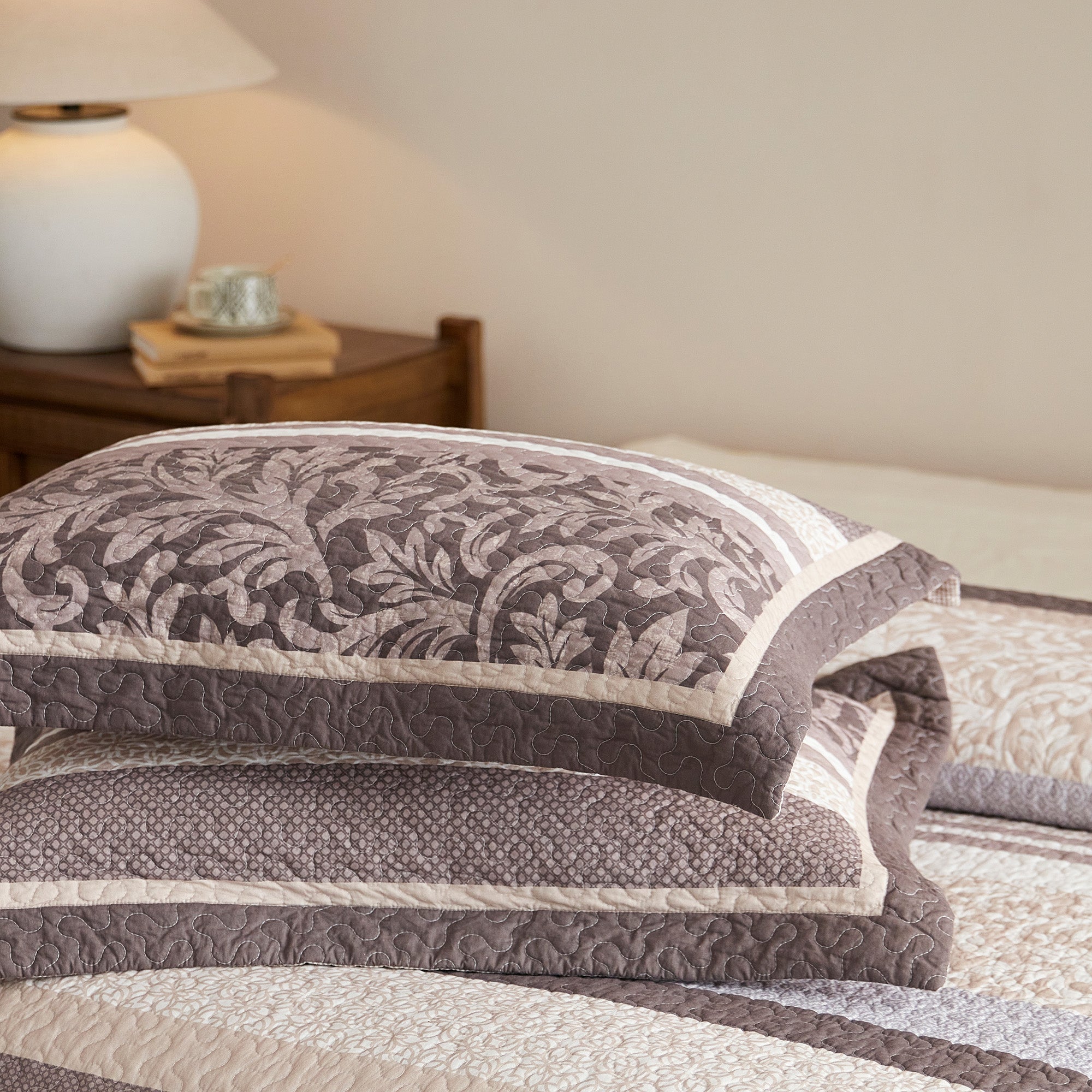 3 Piece Traditional Floral Cotton Quilt Set – Classic Cottage Bedspread CP341