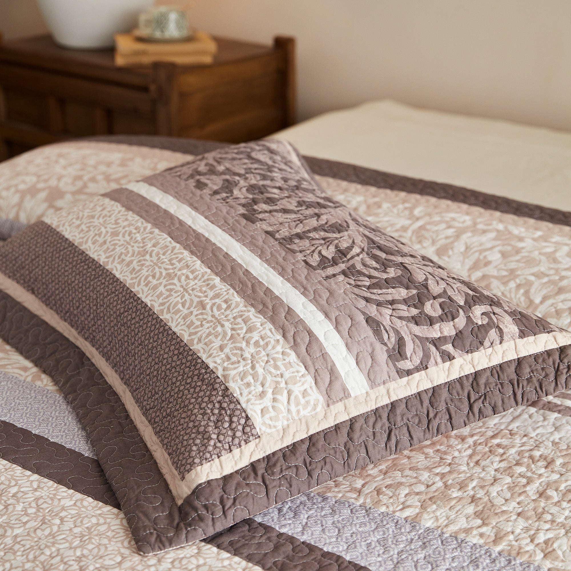 3 Piece Traditional Floral Cotton Quilt Set – Classic Cottage Bedspread CP341
