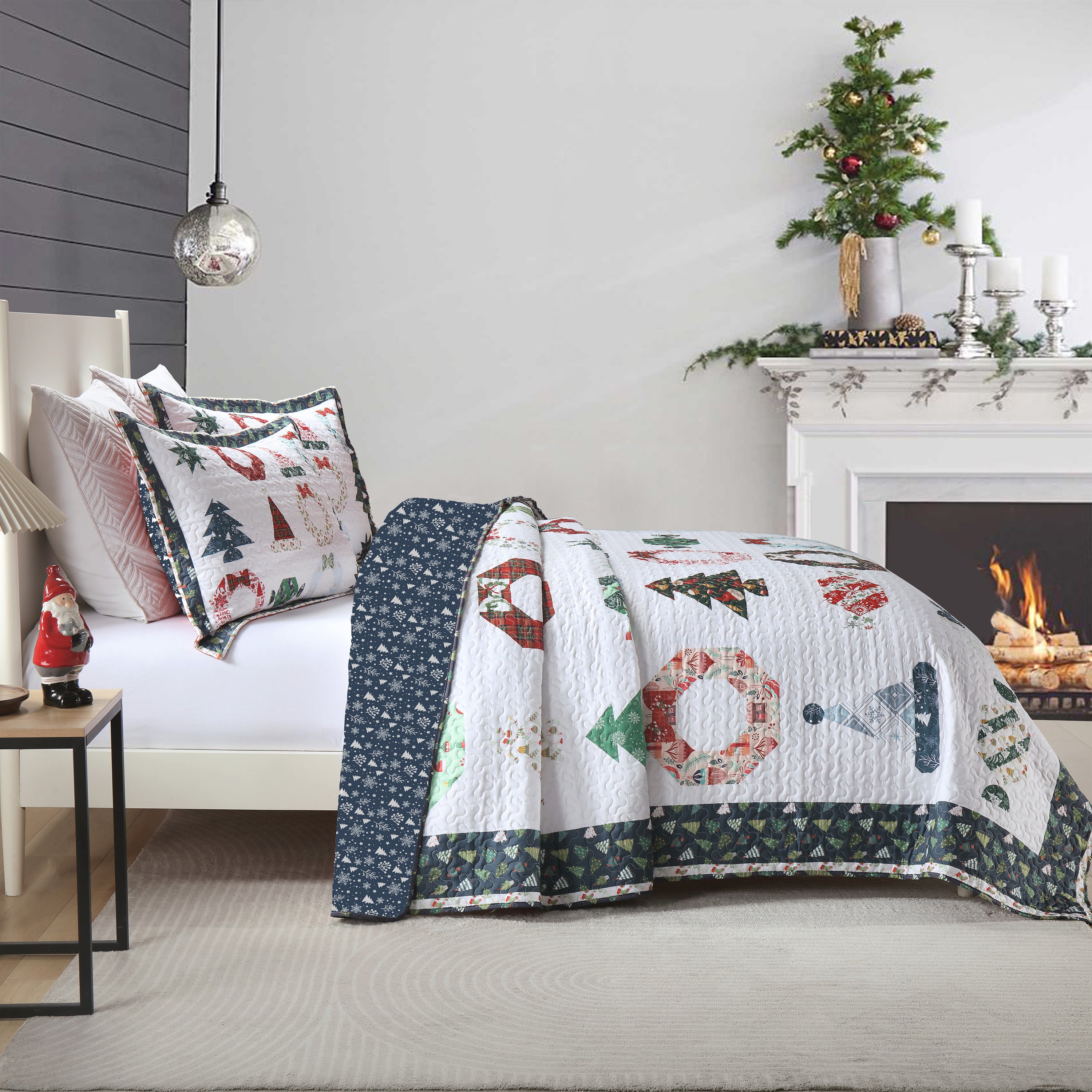 3 Piece Christmas Quilt Set Holiday Candy Print Bedspread