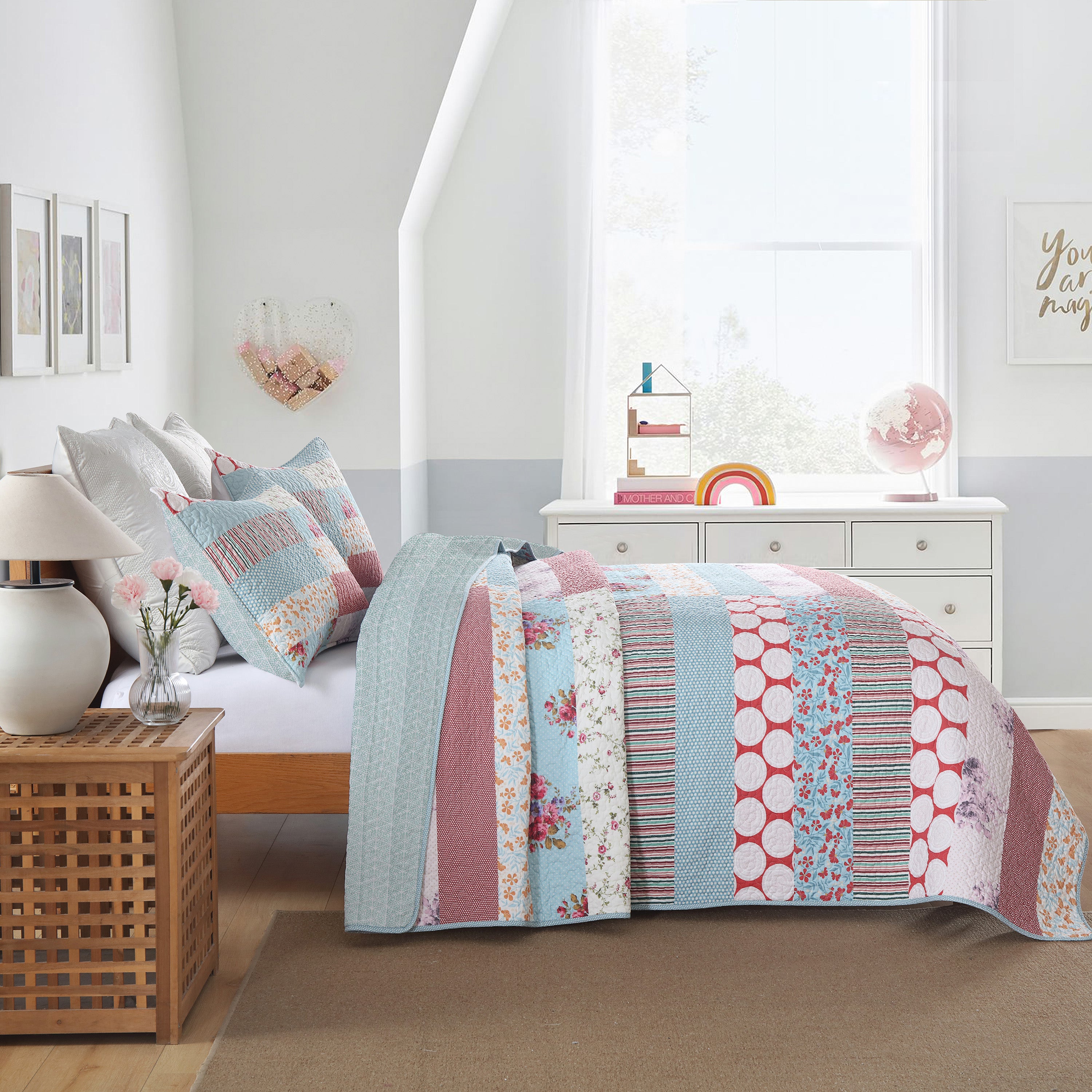 3 Piece Floral Patchwork Printed Quilt Bedspread Set BY331