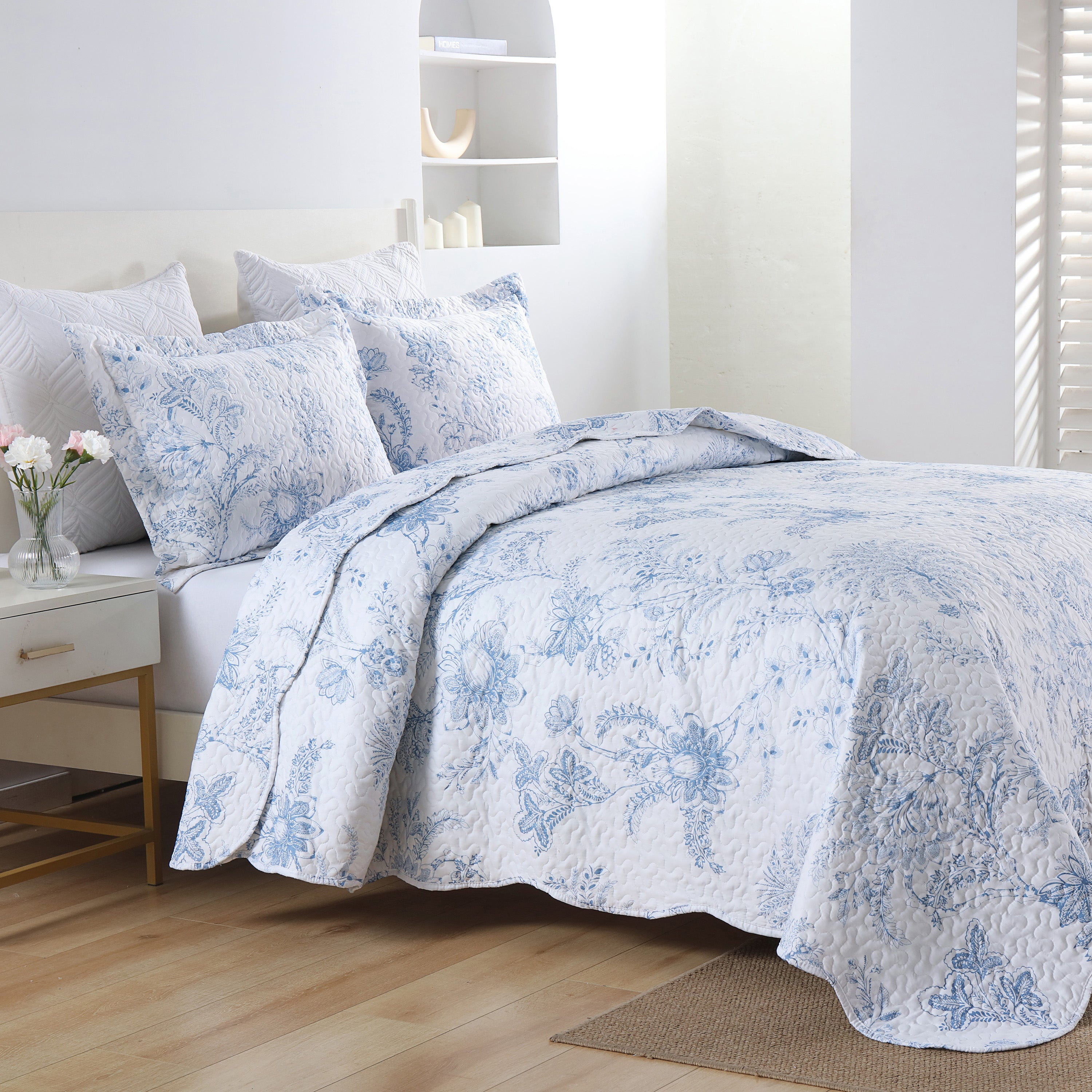 3 Piece Printed Floral Lightweight Quilt Bedspread Set BY321