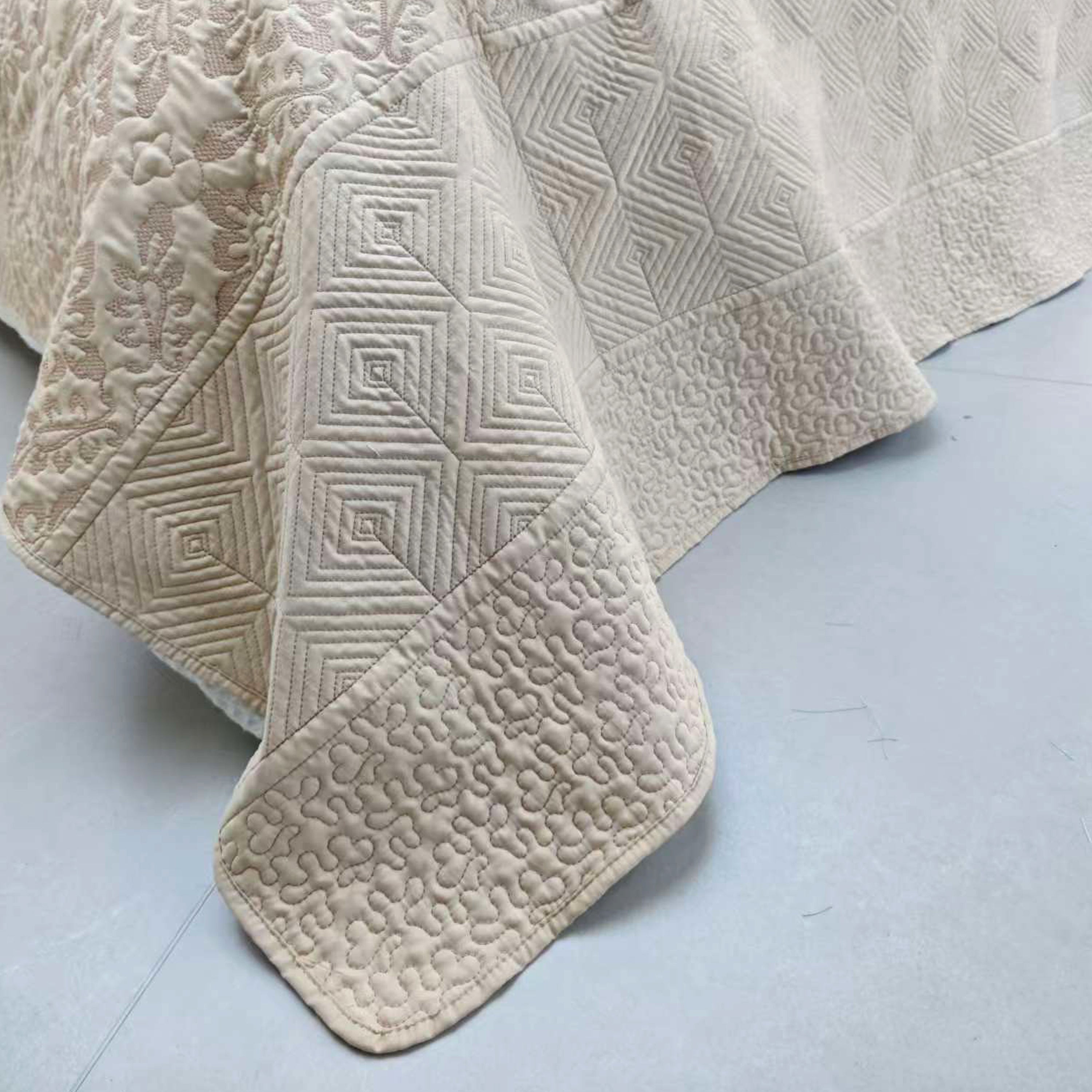 3 Piece Elegant Embroidered Quilt Set – Textured Floral & Geometric Bedspread