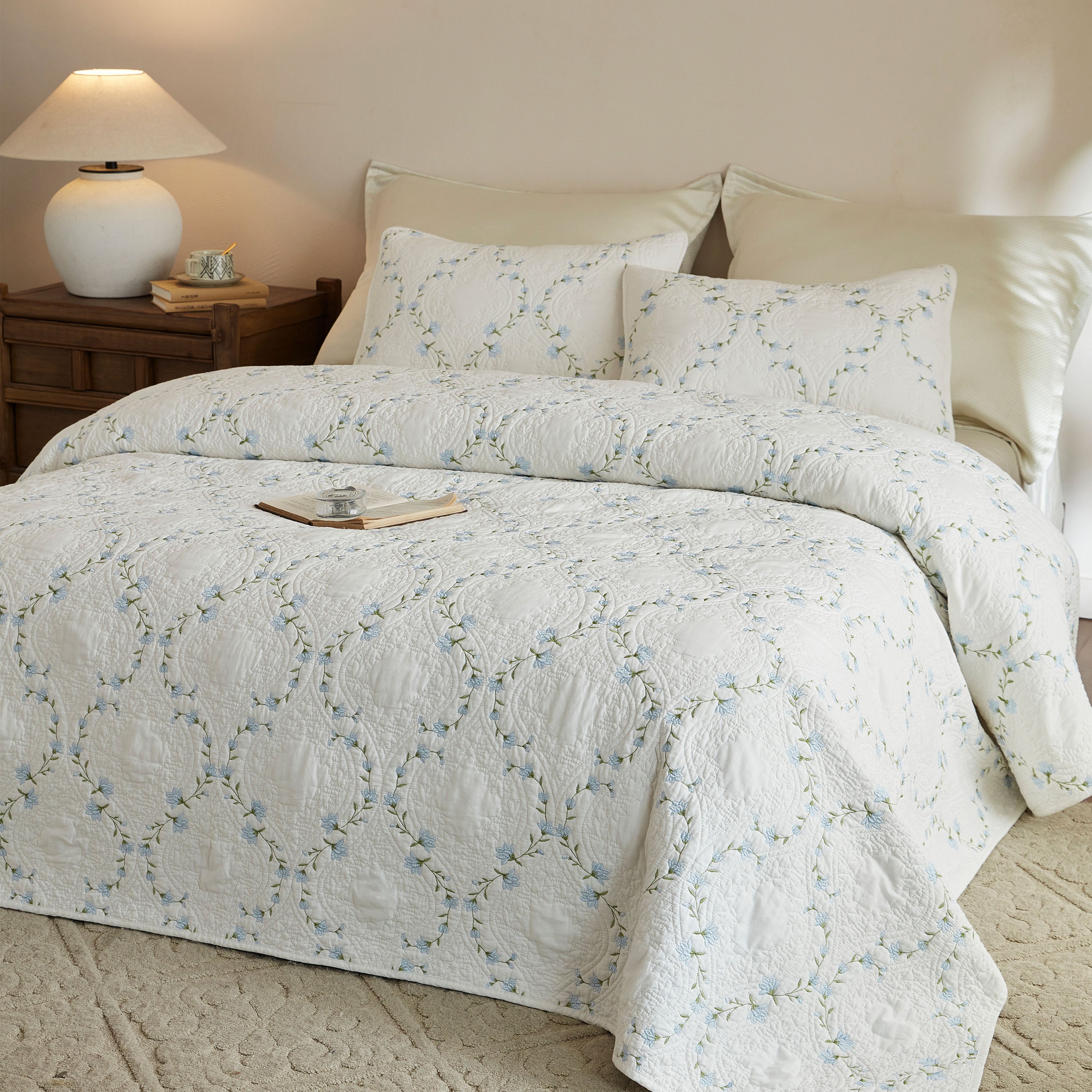 3 Piece 100% Cotton Embroidered Floral Quilt Set – Vintage Farmhouse Bedspread