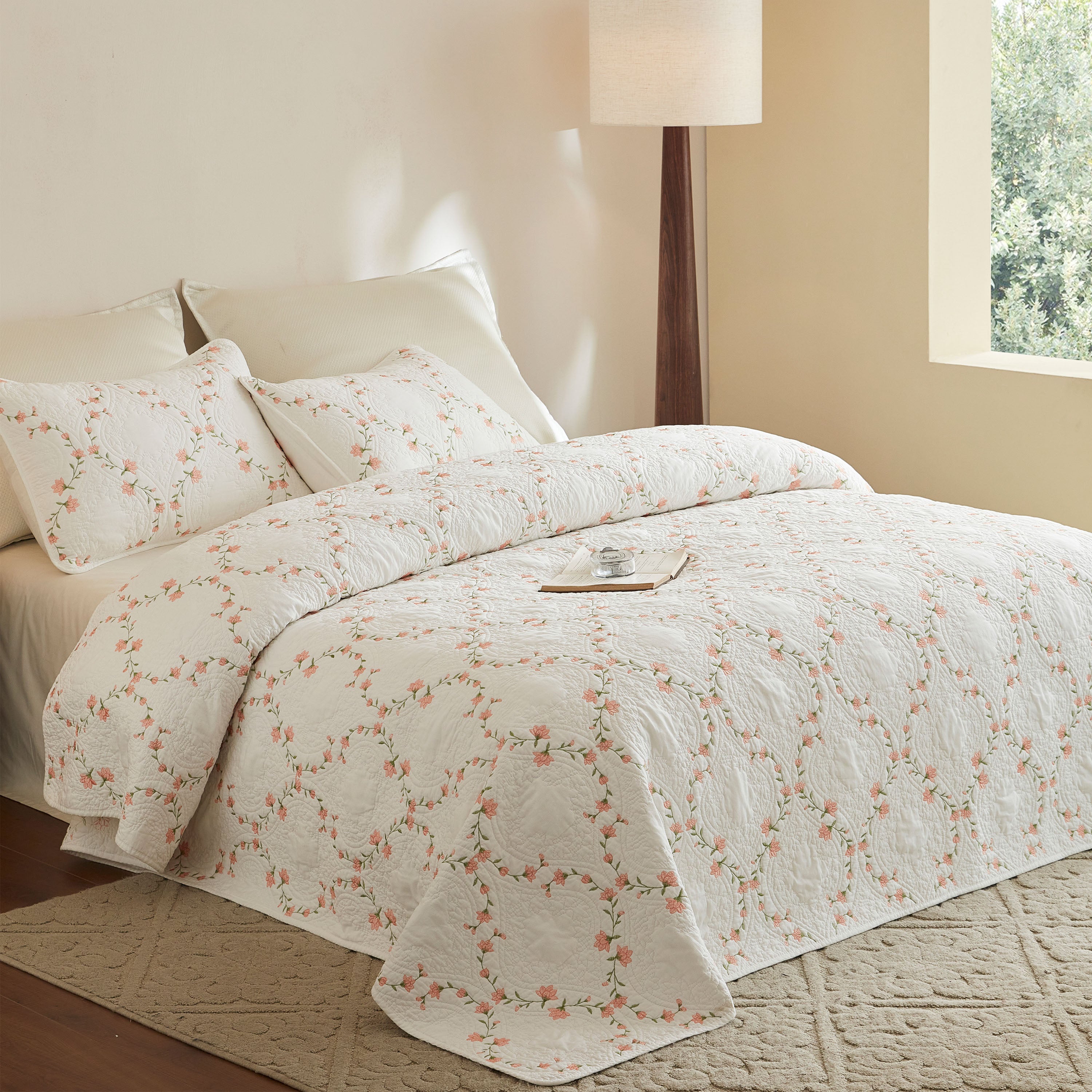 3 Piece 100% Cotton Embroidered Floral Quilt Set – Vintage Farmhouse Bedspread
