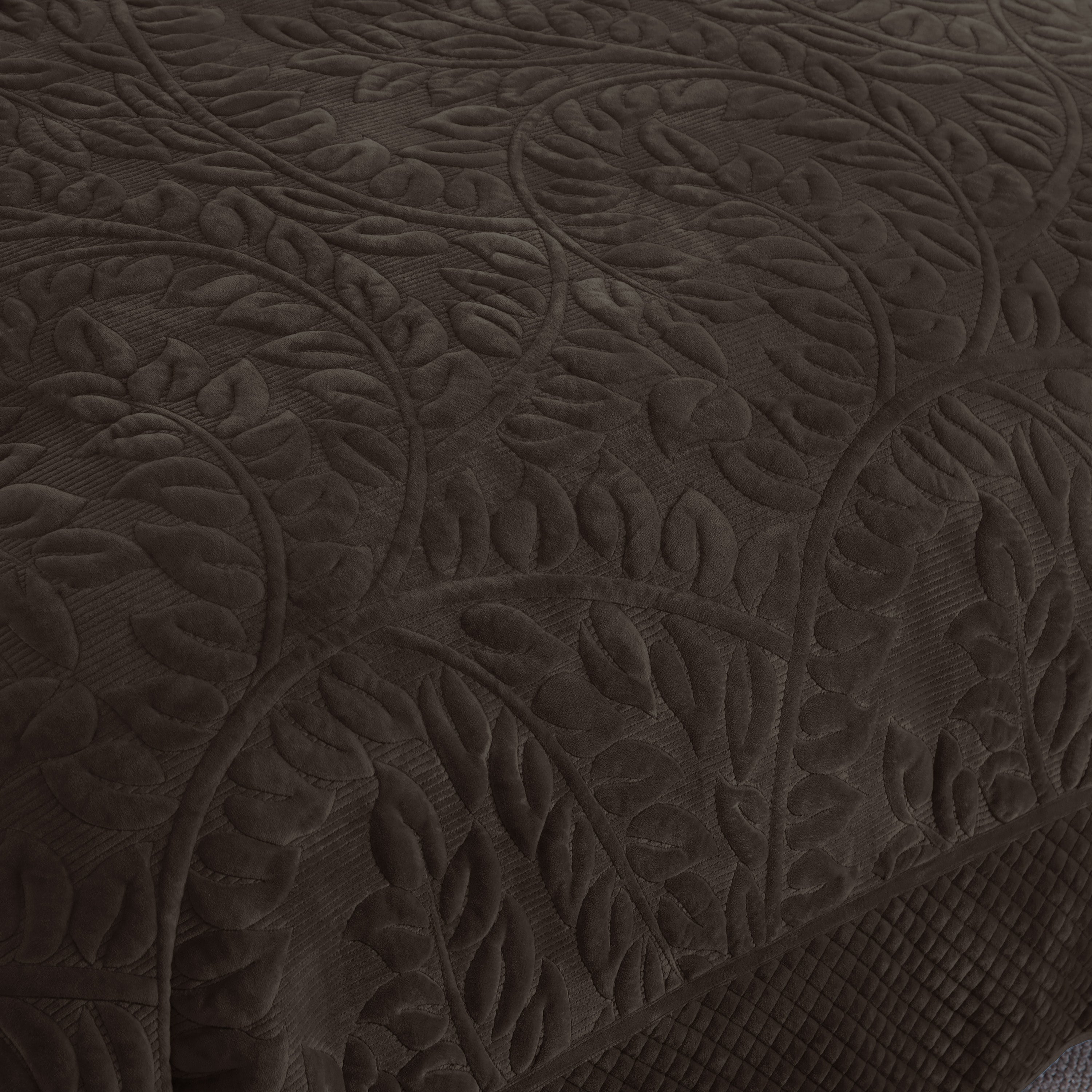 3 Piece Oversized Luxury Velvet Quilt Set Leaf Embroidered Bedspread