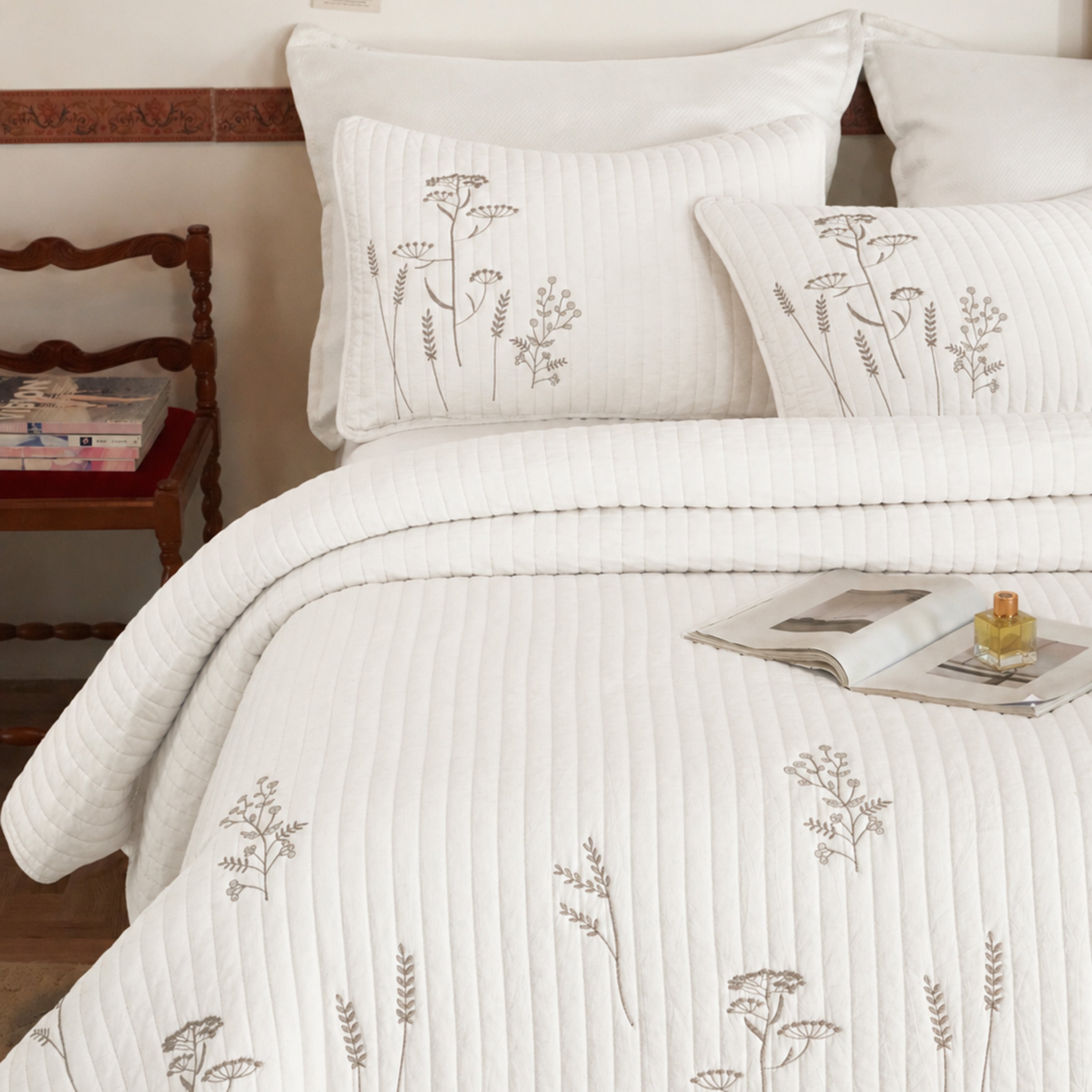 3 Piece 100% Cotton Floral Embroidered Quilt Bedspread Set TC157