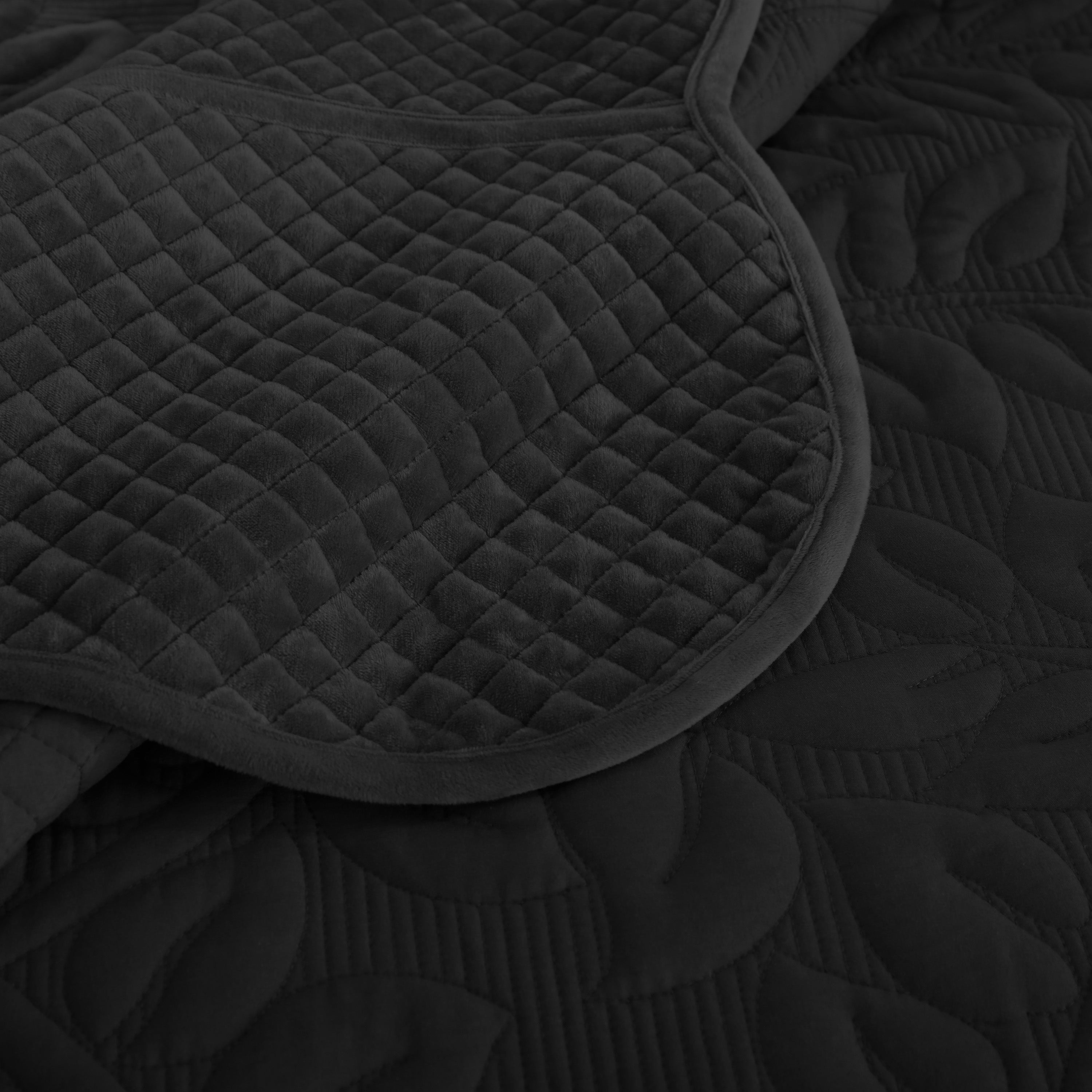 3 Piece Oversized Luxury Velvet Quilt Set Leaf Embroidered Bedspread
