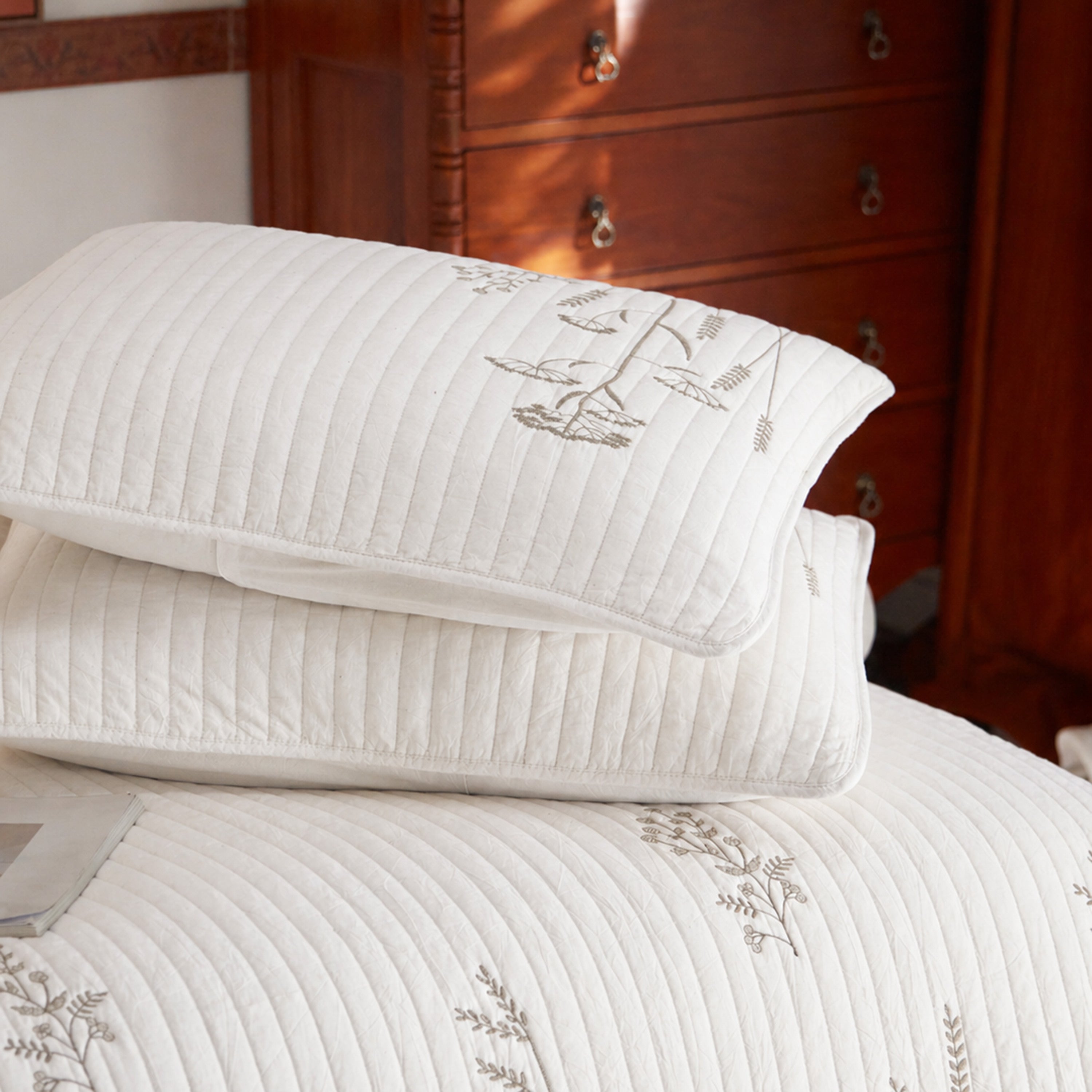 3 Piece 100% Cotton Floral Embroidered Quilt Bedspread Set TC157