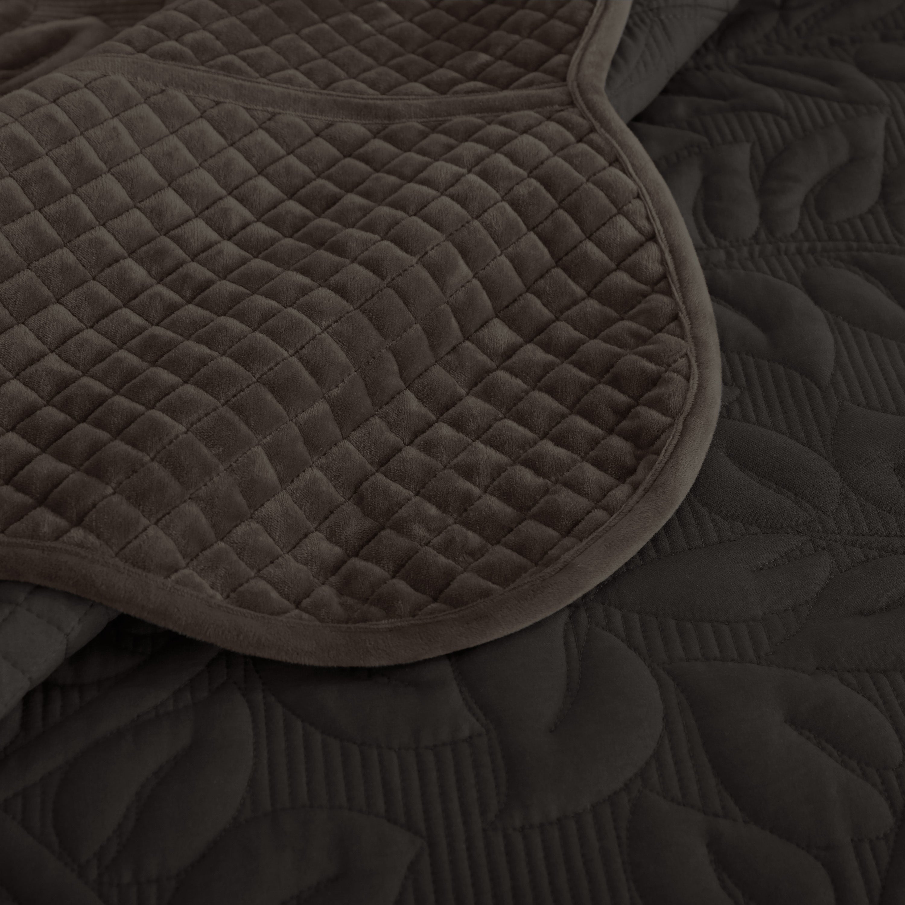 3 Piece Oversized Luxury Velvet Quilt Set Leaf Embroidered Bedspread
