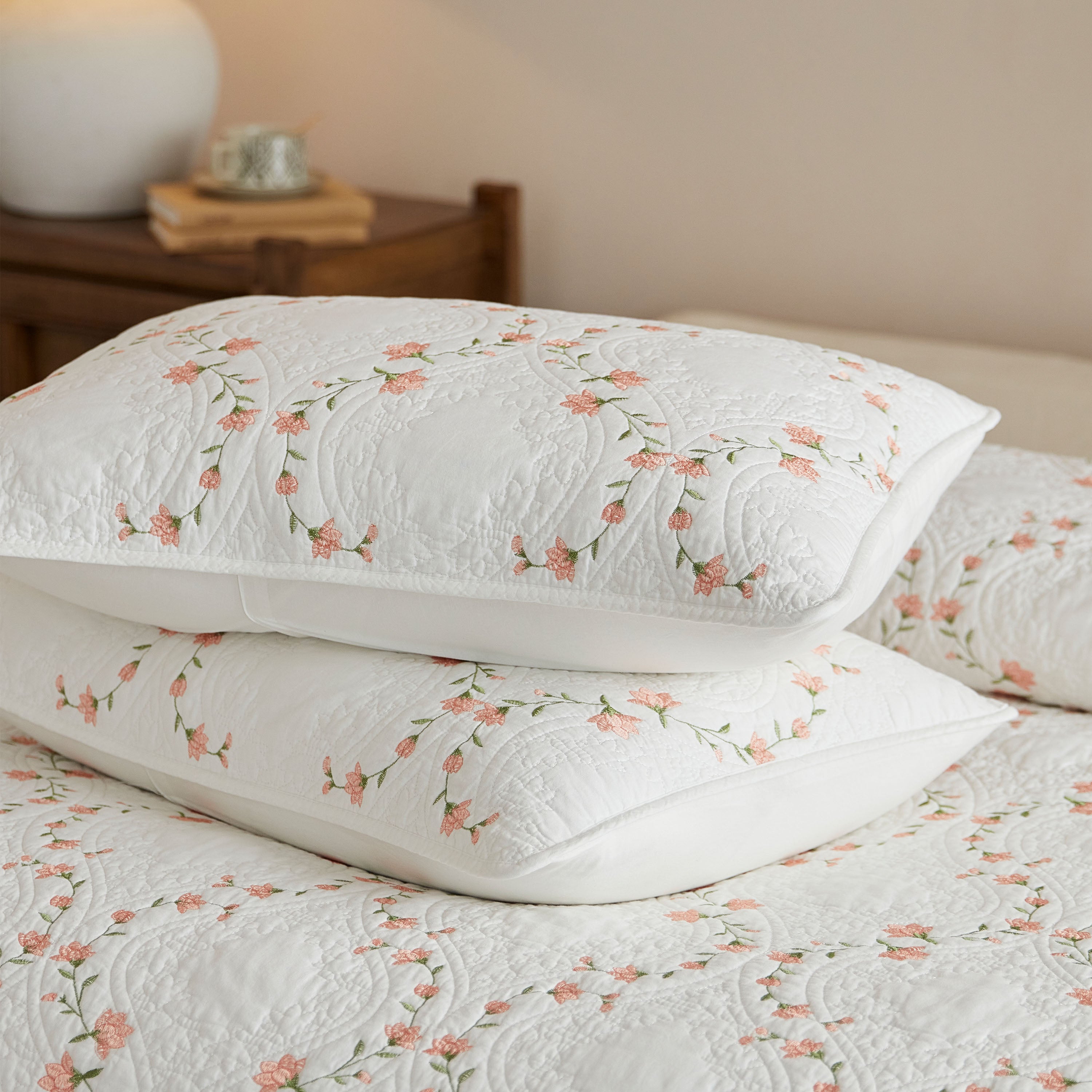 3 Piece 100% Cotton Embroidered Floral Quilt Set – Vintage Farmhouse Bedspread