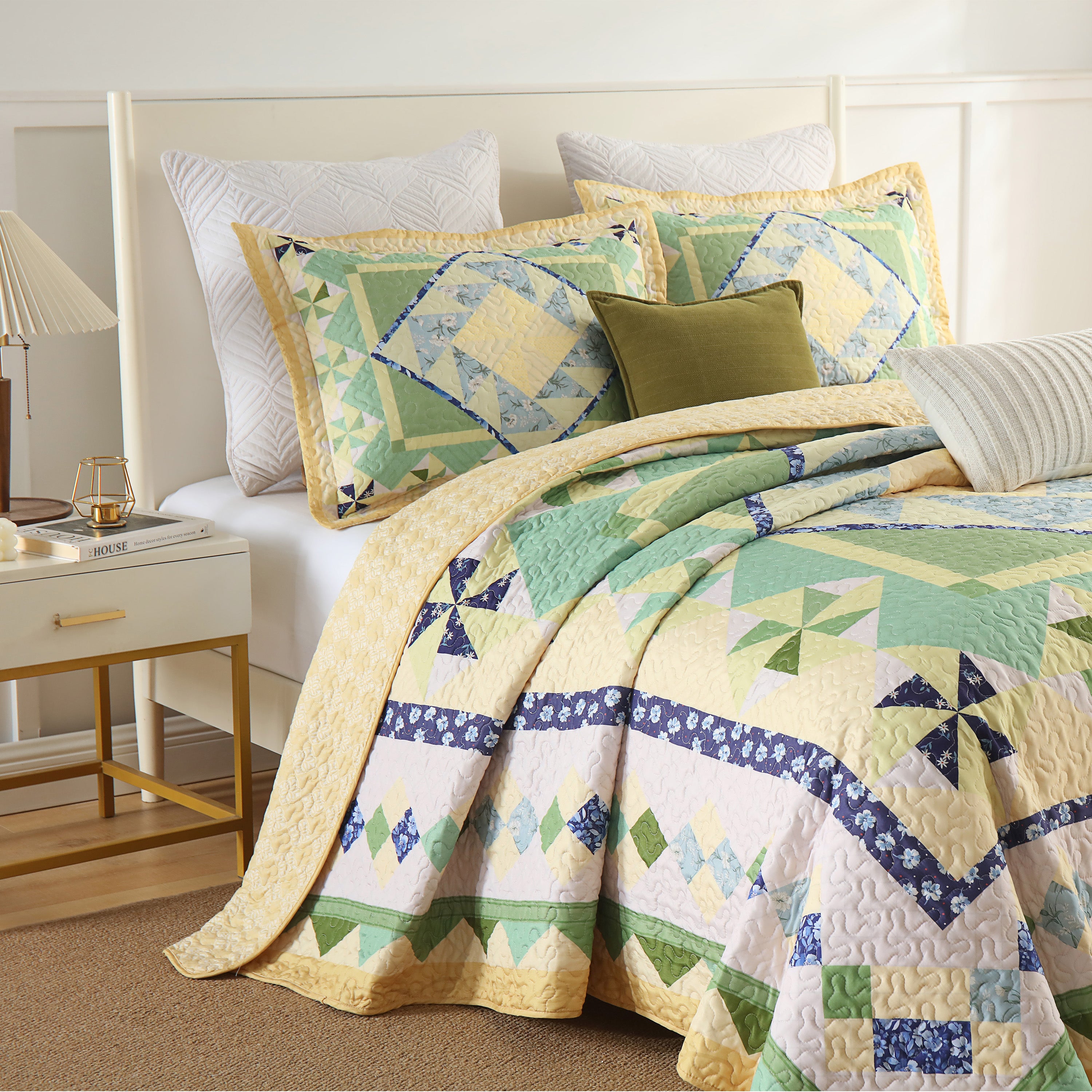 3 Piece Patchwork Quilt Set, Geometric Bedspread Lightweight B197