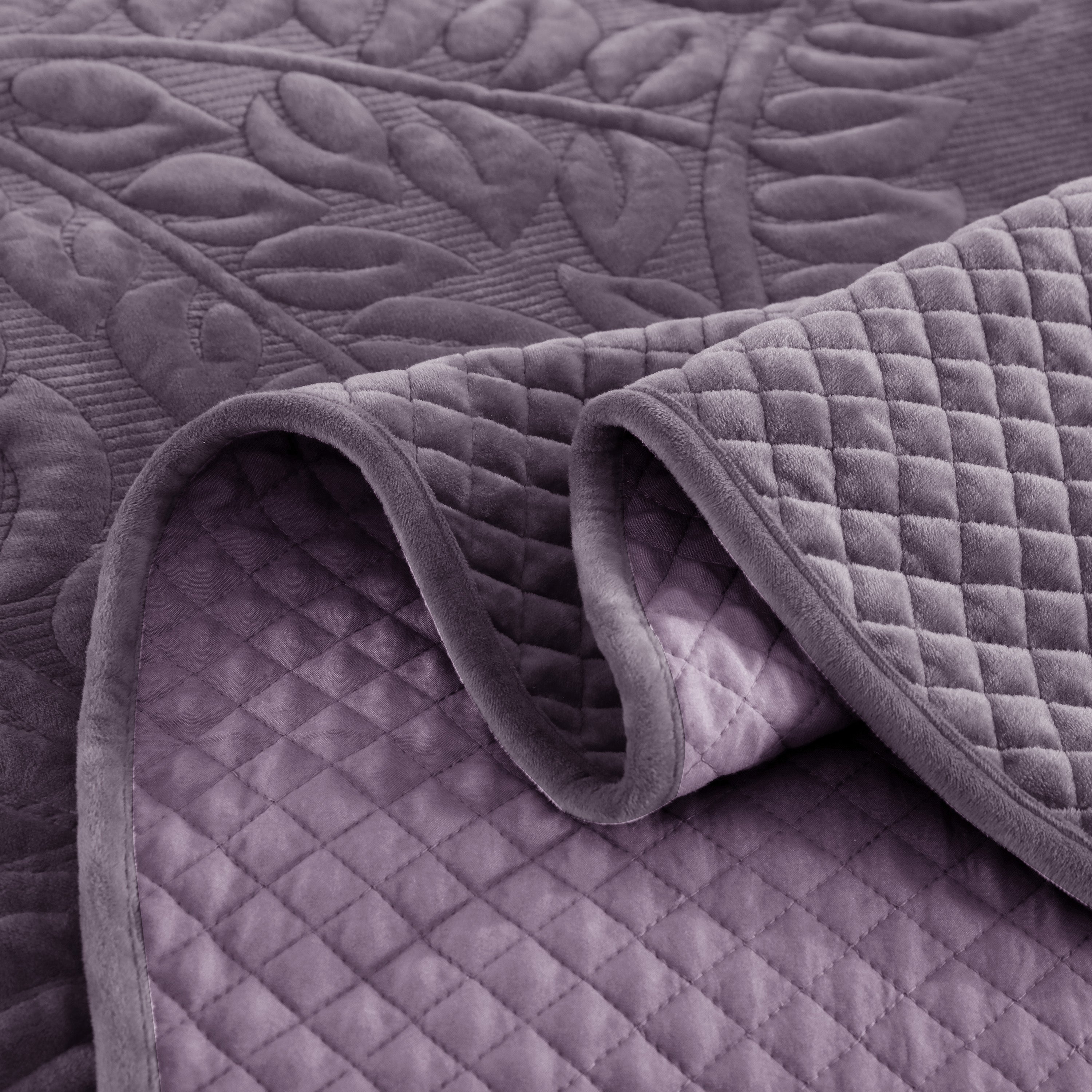 3 Piece Oversized Luxury Velvet Quilt Set Leaf Embroidered Bedspread