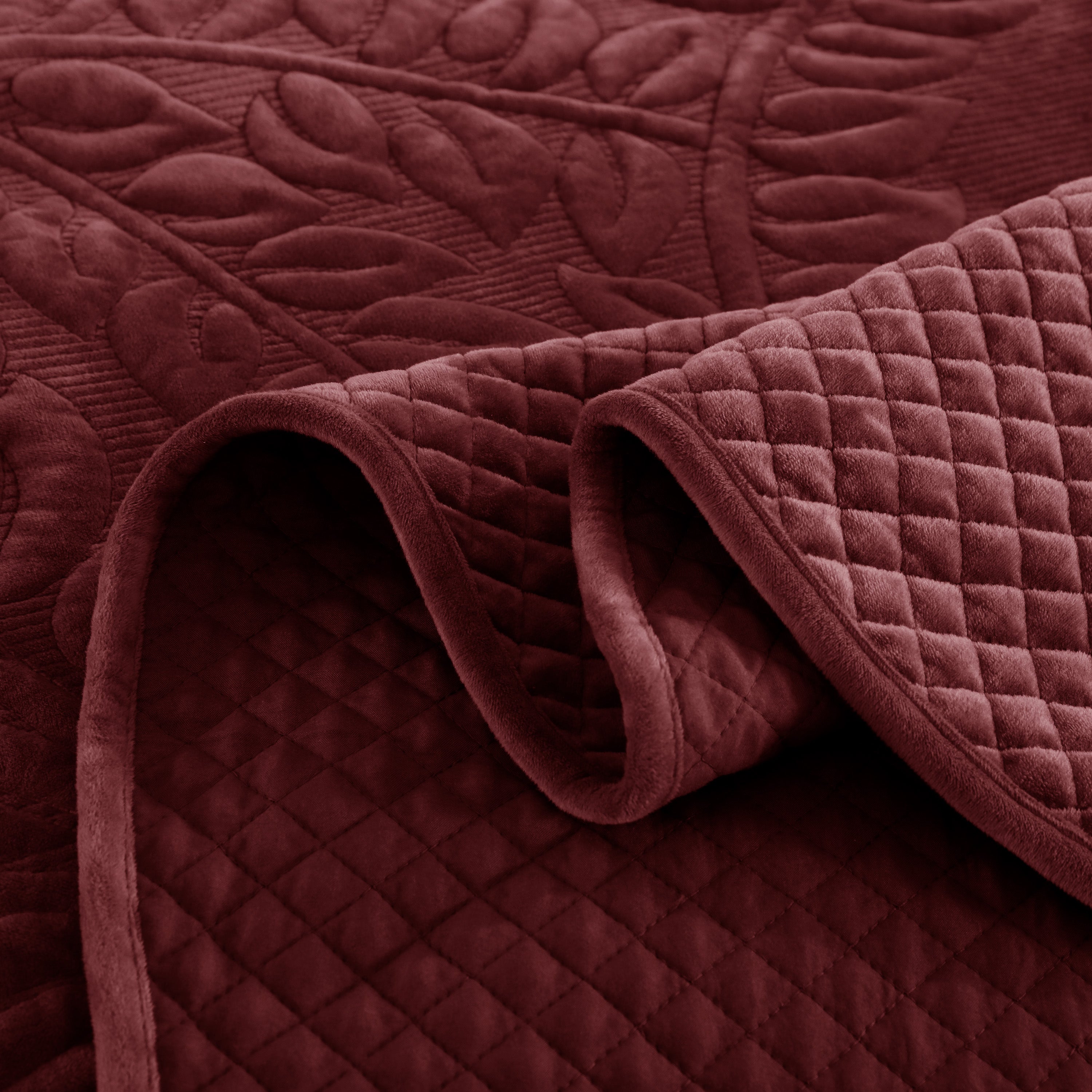 3 Piece Oversized Luxury Velvet Quilt Set Leaf Embroidered Bedspread