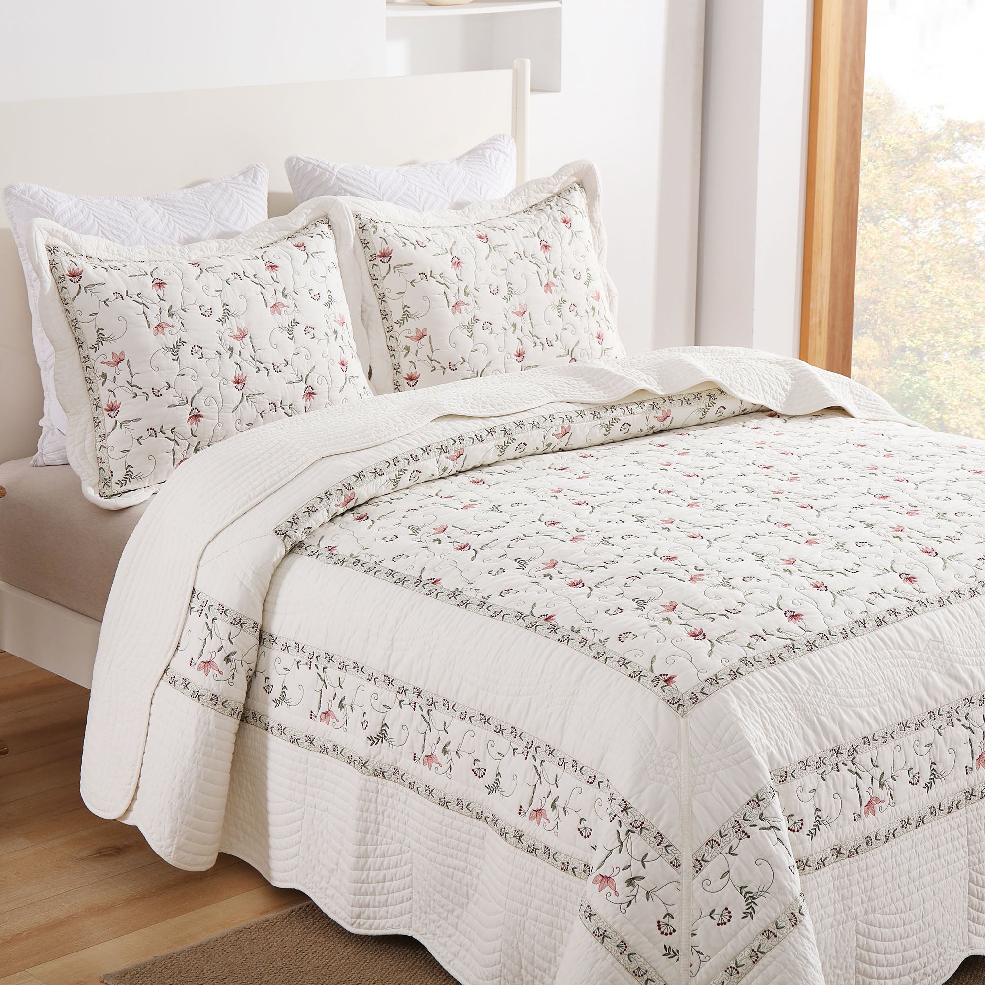 3 Piece Oversized 100% Cotton Embroidered Floral Quilt Bedspread Set TC13500