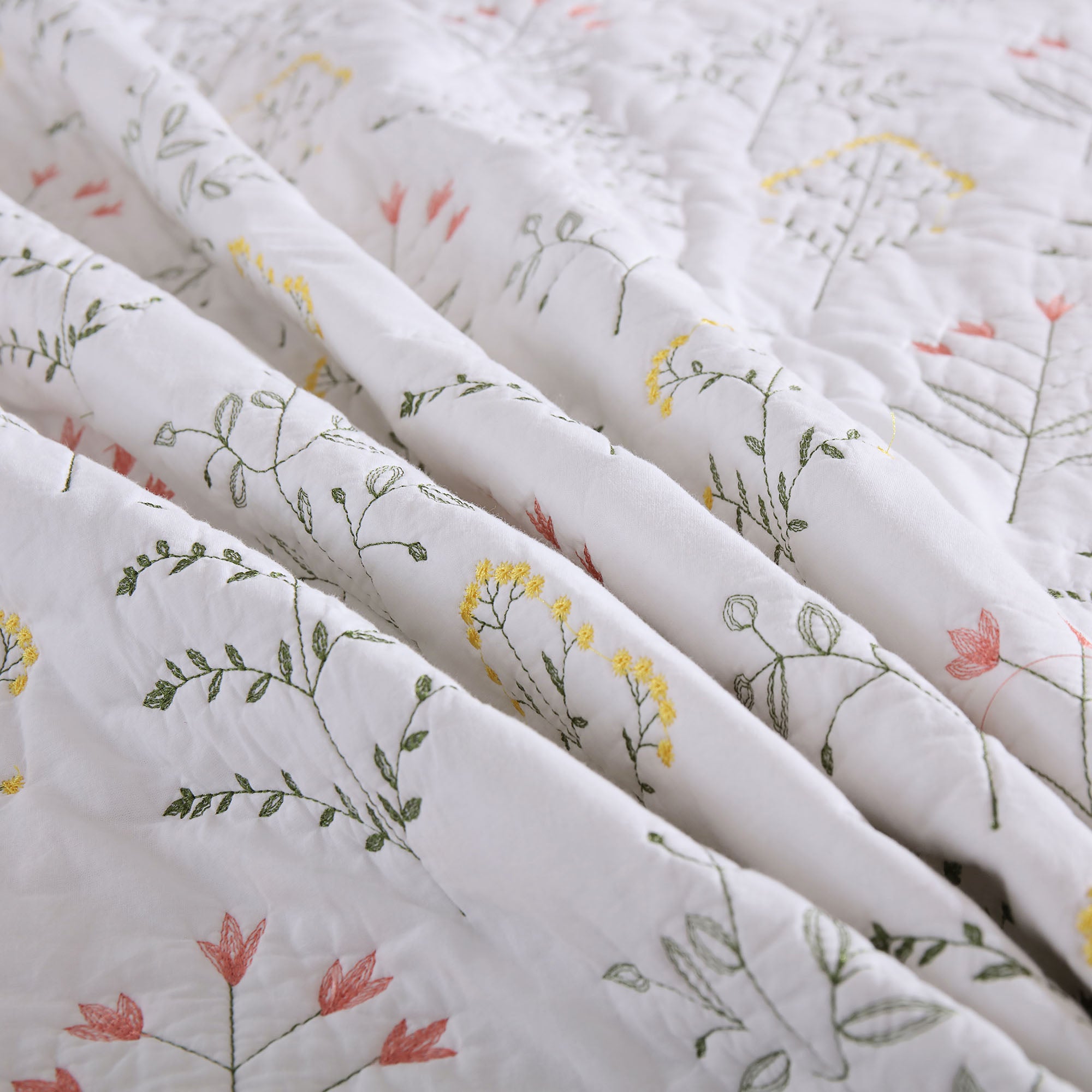 Oversized 3 Piece 100% Cotton Botanical Embroidered Quilt Set – Farmhouse Bedspread TL139