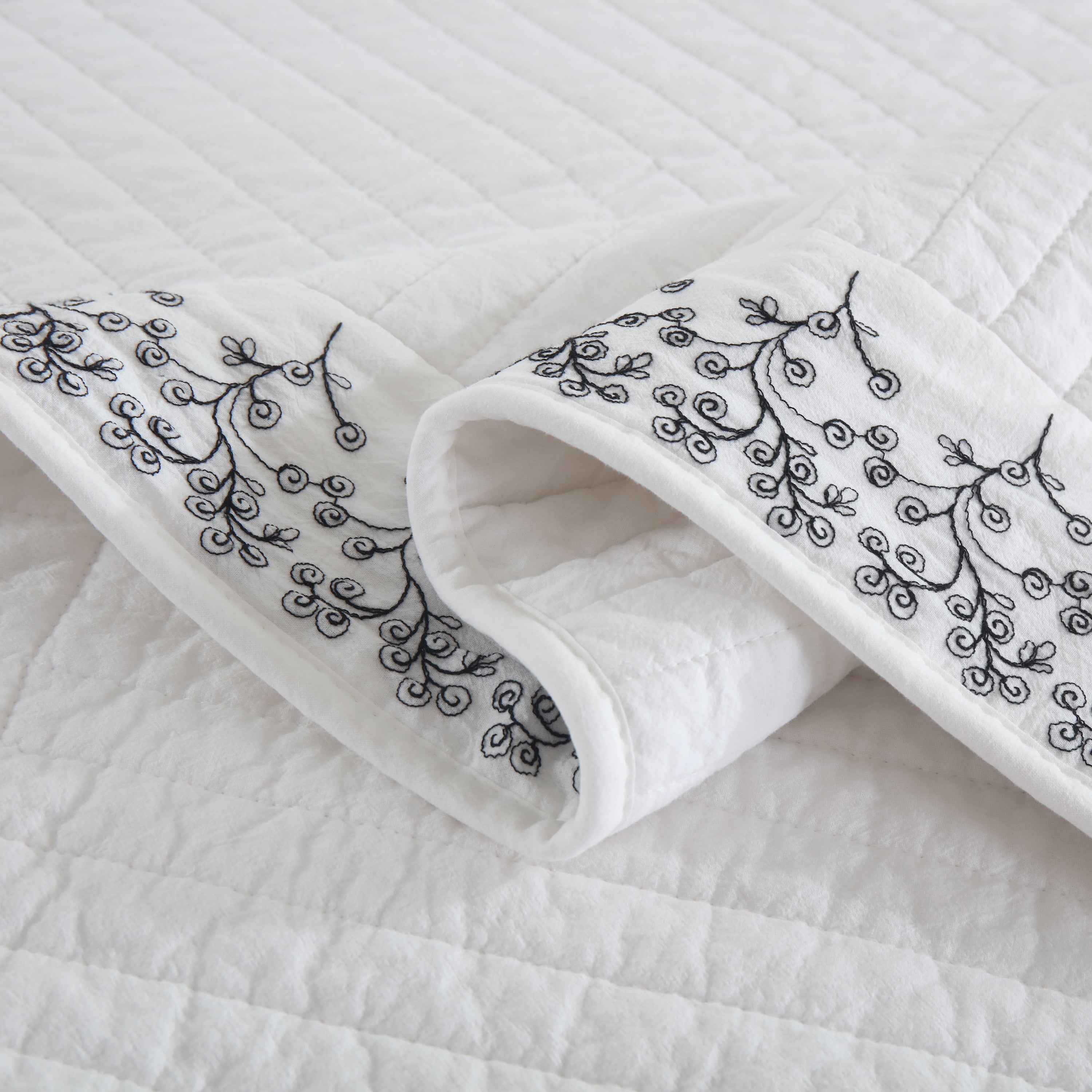 3 Piece 100% Cotton White Striped Embroidered Quilt Bedspread Set TC134