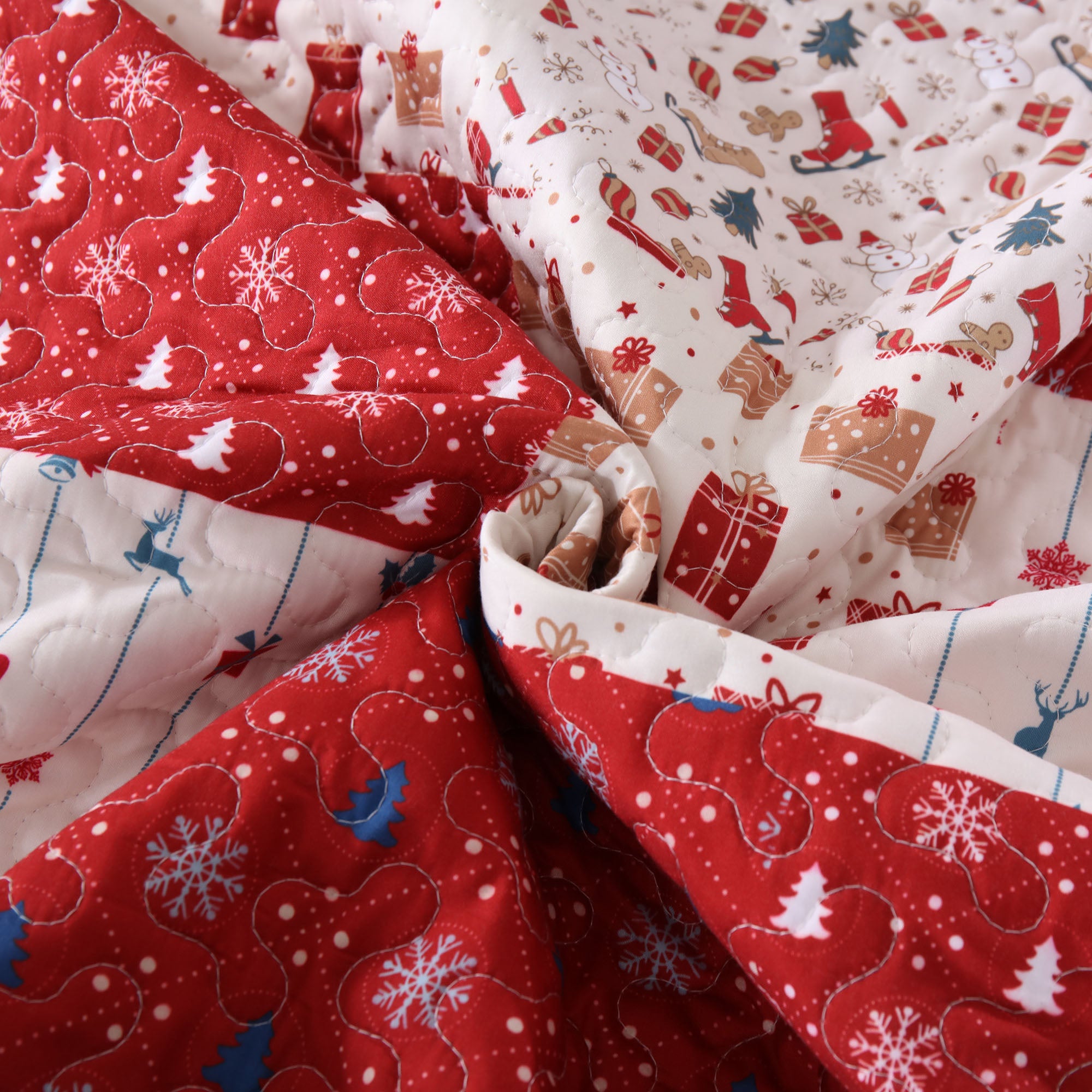 3 Piece Reversible Christmas Holiday Patchwork Quilt Bedspread Set BY216