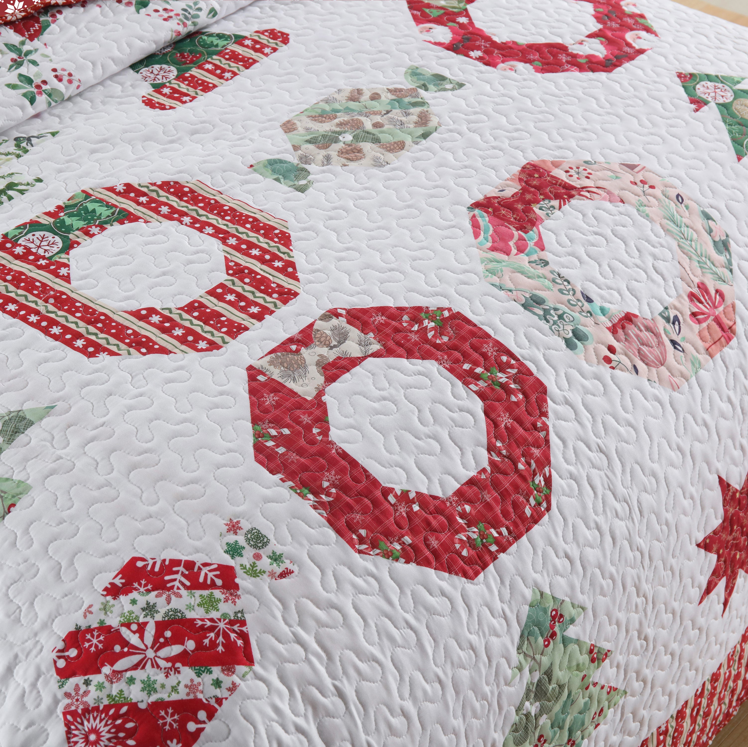 3 Piece Christmas Quilt Set Holiday Candy Print Bedspread