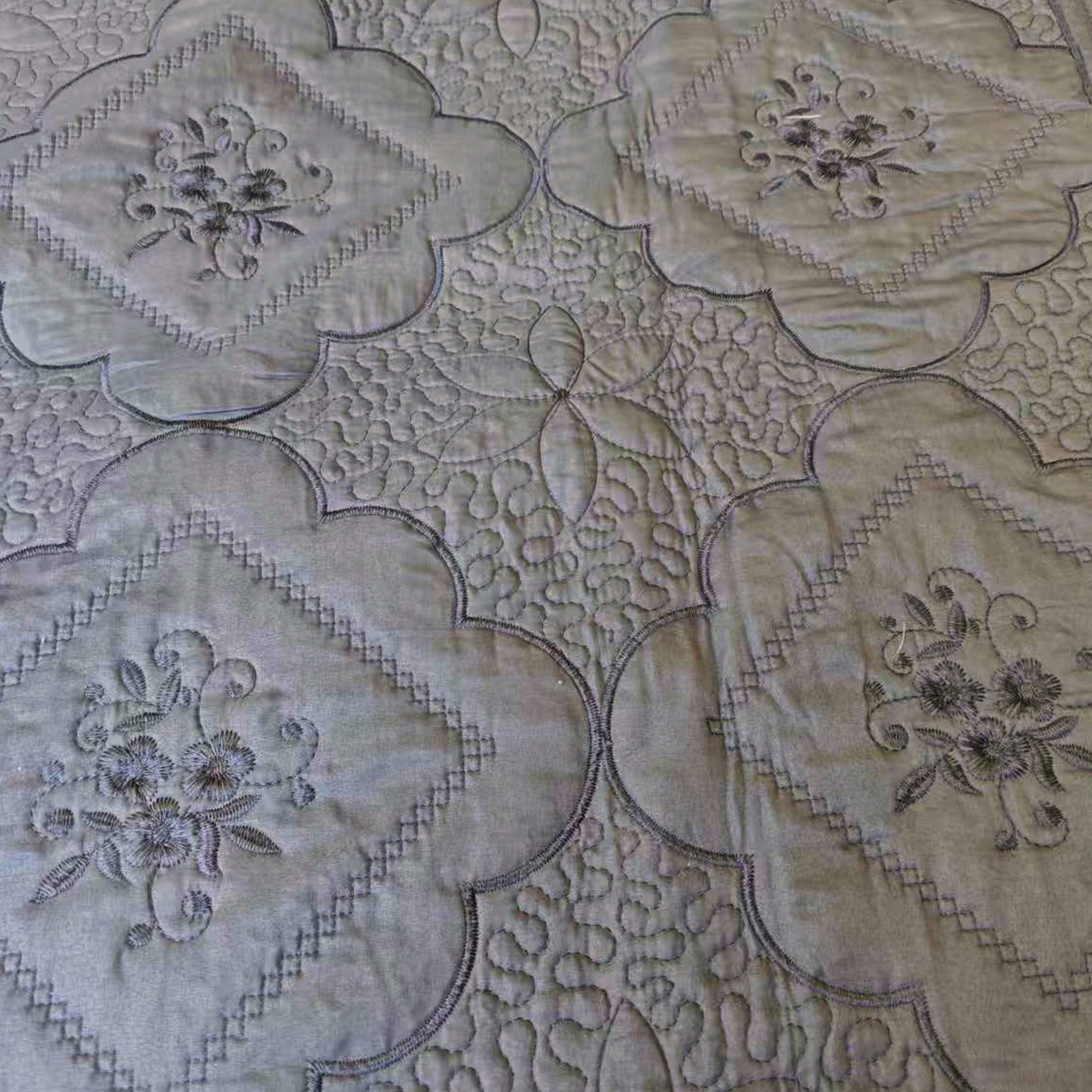 3 Piece Floral Embroidered Quilted Bedspread Set