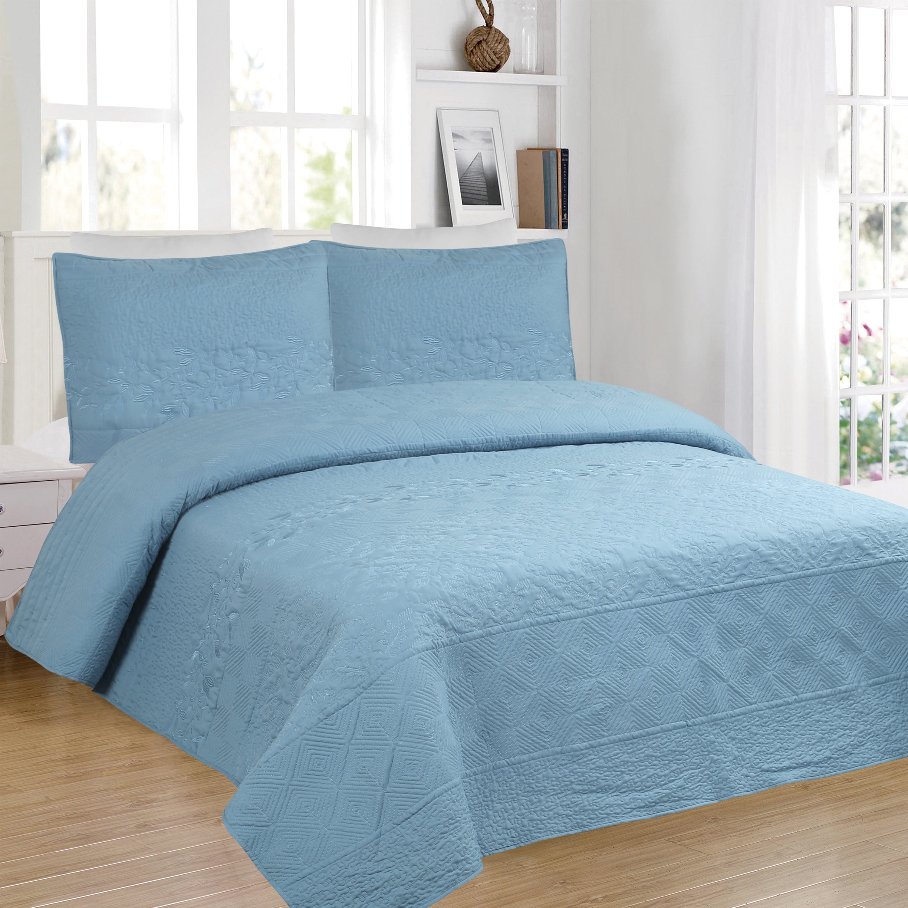 3 Piece Elegant Embroidered Quilt Set – Textured Floral & Geometric Bedspread