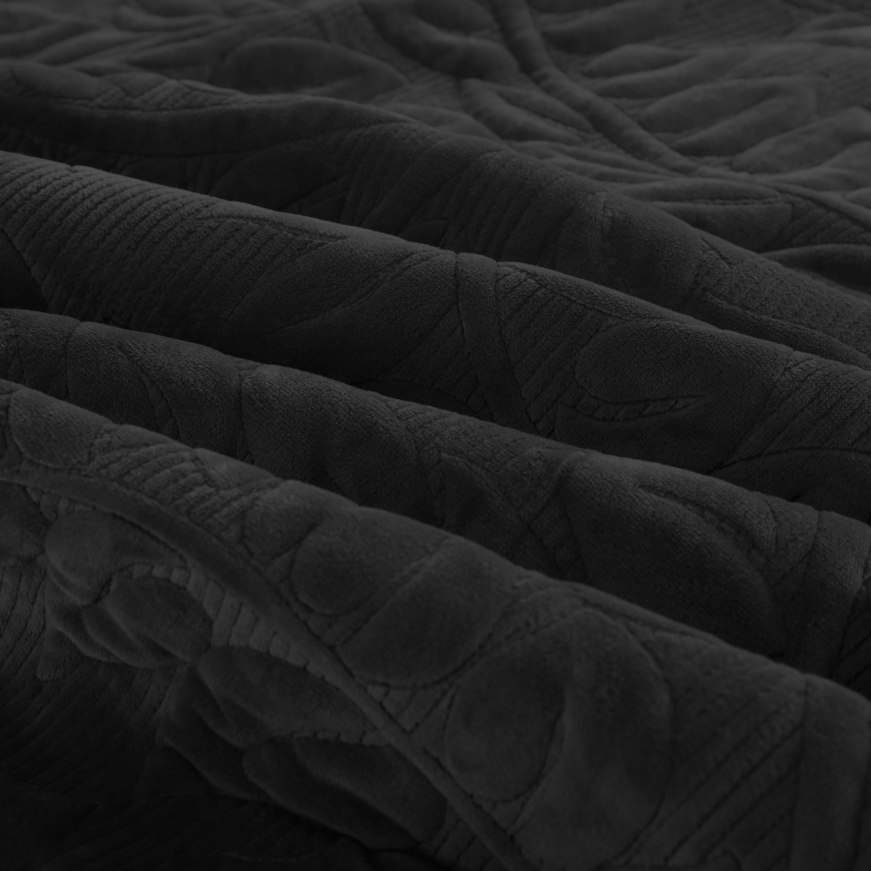 3 Piece Oversized Luxury Velvet Quilt Set Leaf Embroidered Bedspread