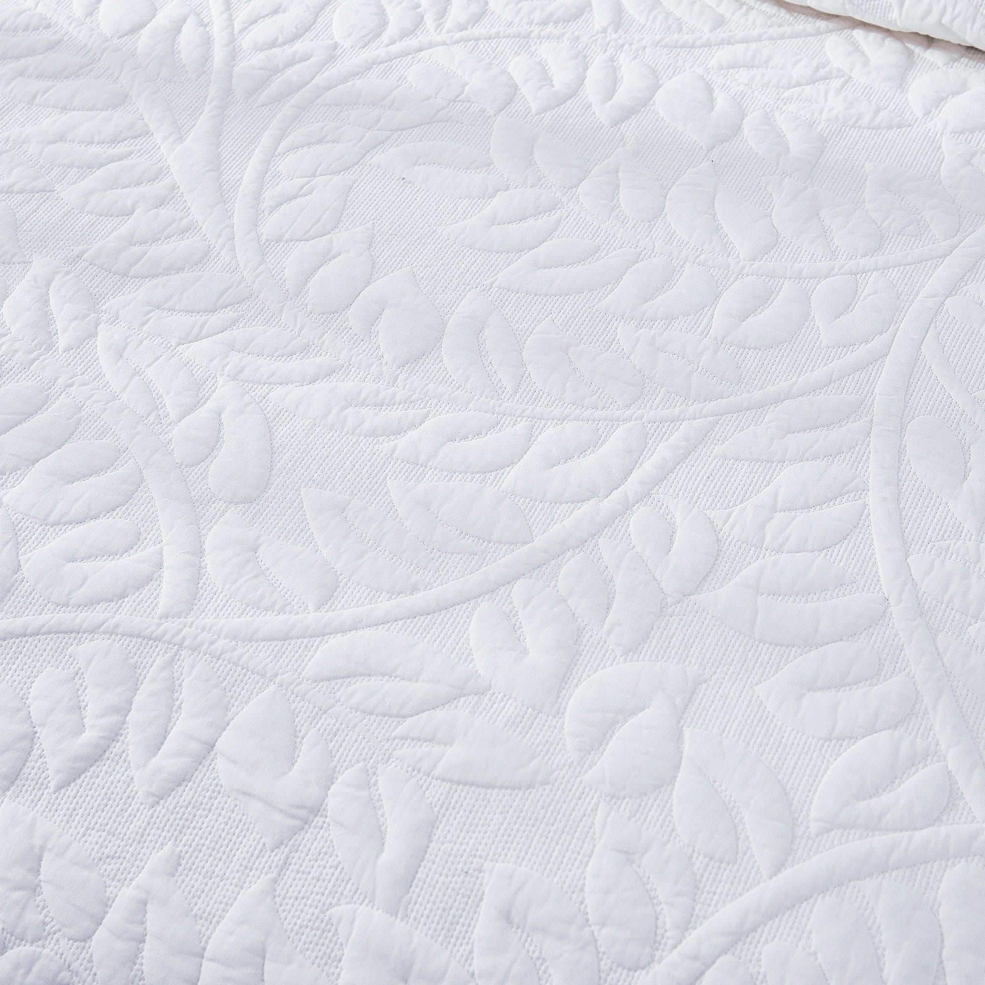 3 Piece 100% Cotton Embroidered Quilt Set – Botanical Farmhouse Bedspread