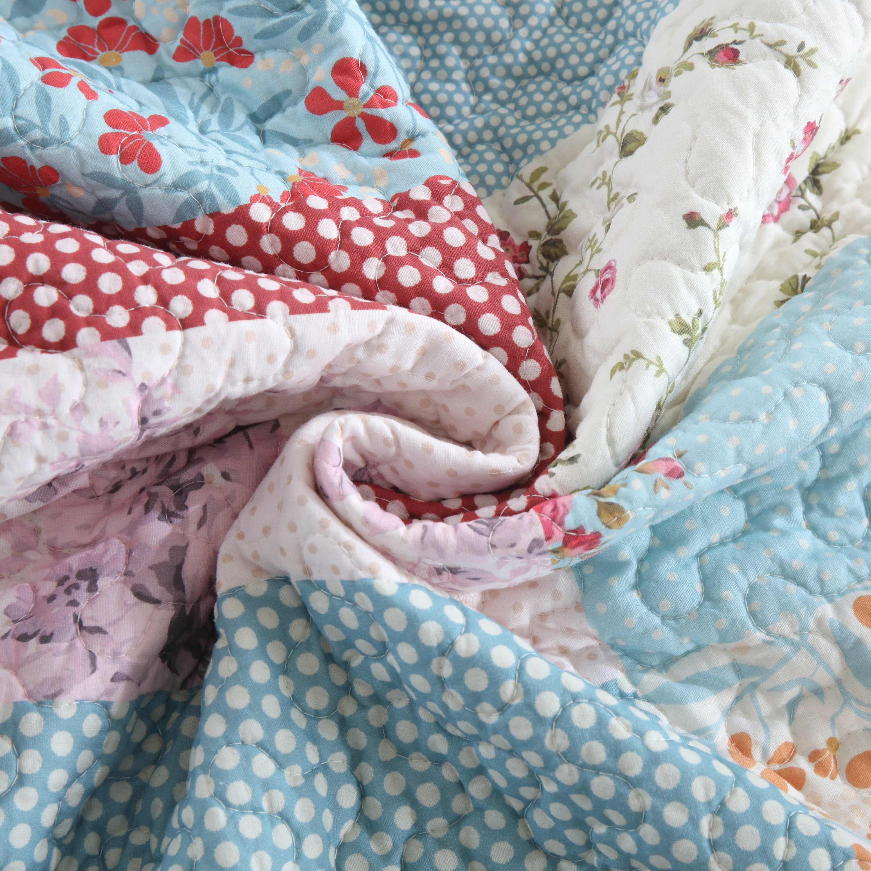 3 Piece Floral Patchwork Printed Quilt Bedspread Set BY331