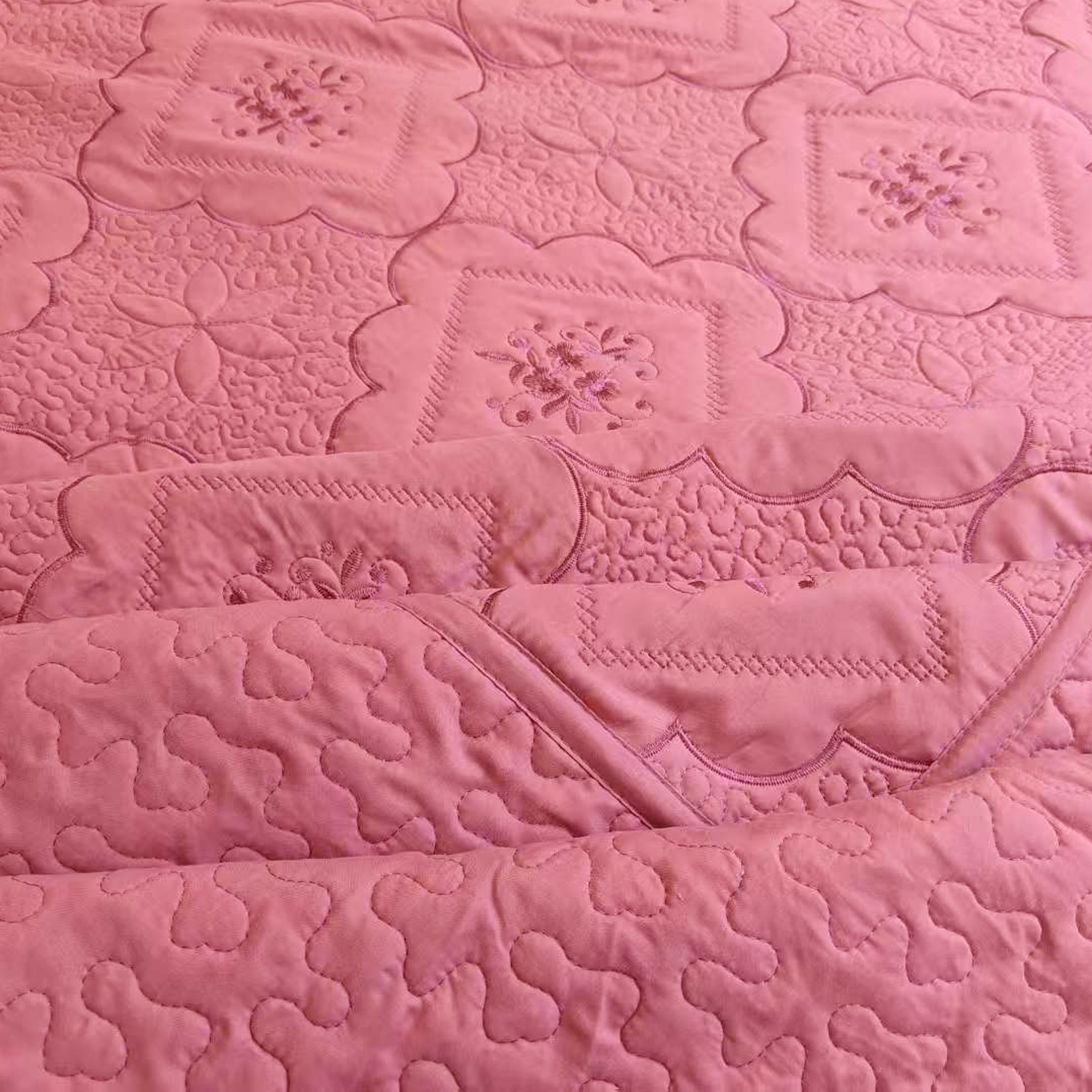 3 Piece Floral Embroidered Quilted Bedspread Set