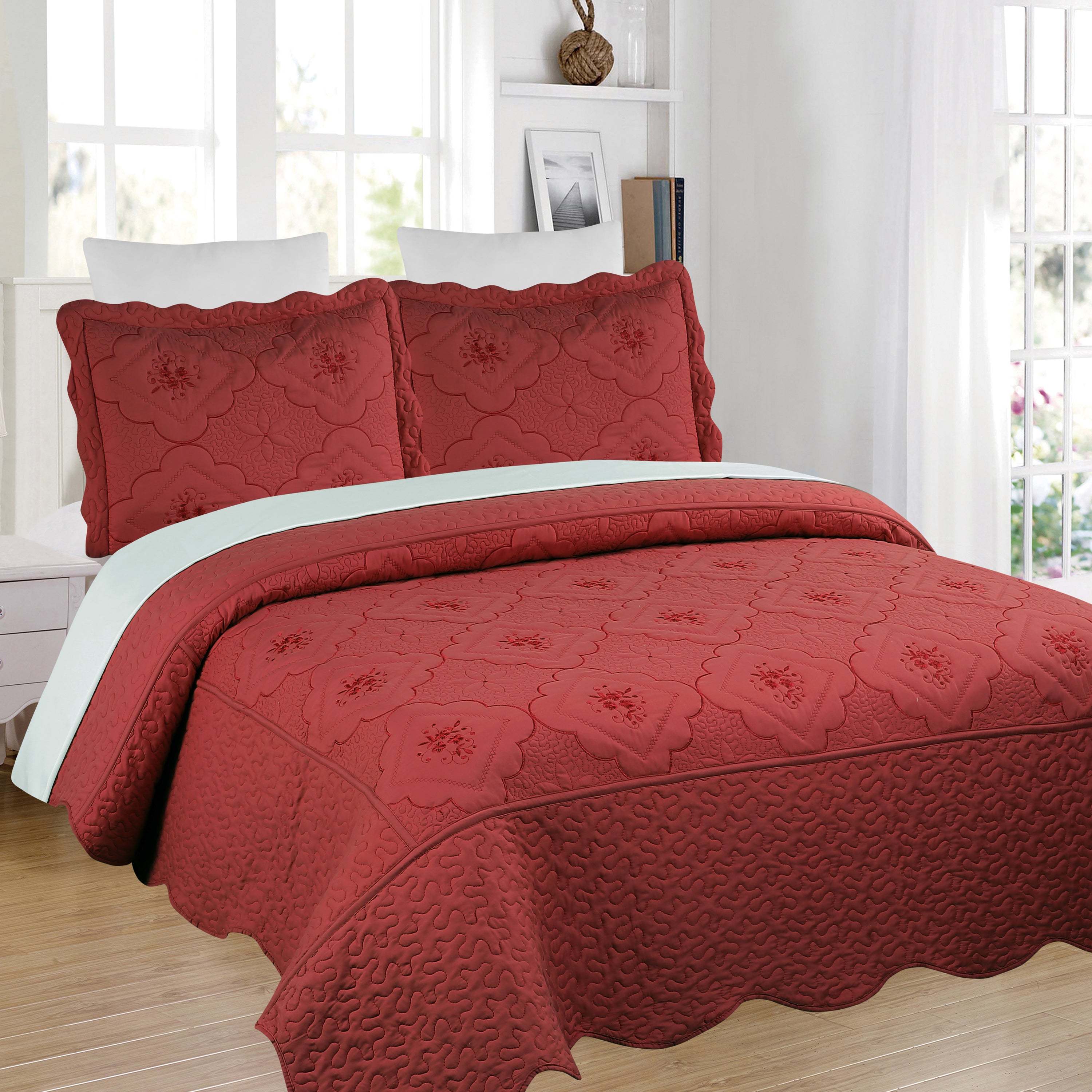 3 Piece Floral Embroidered Quilted Bedspread Set
