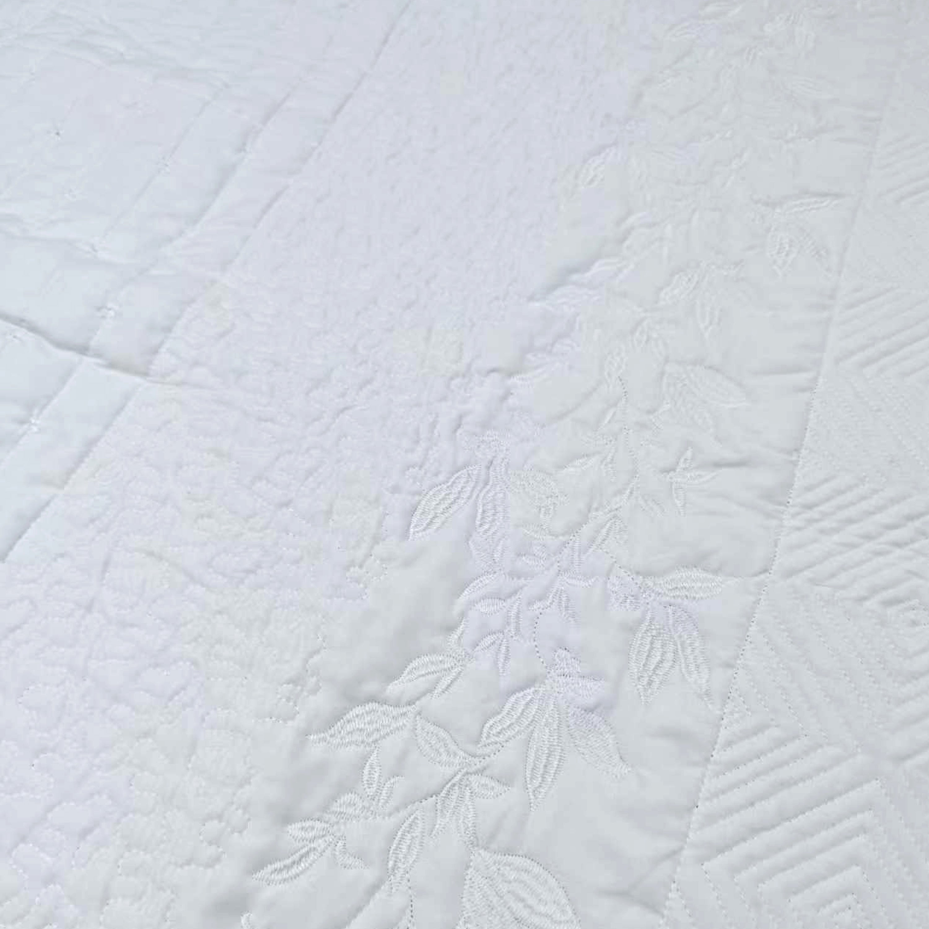 3 Piece Elegant Embroidered Quilt Set – Textured Floral & Geometric Bedspread
