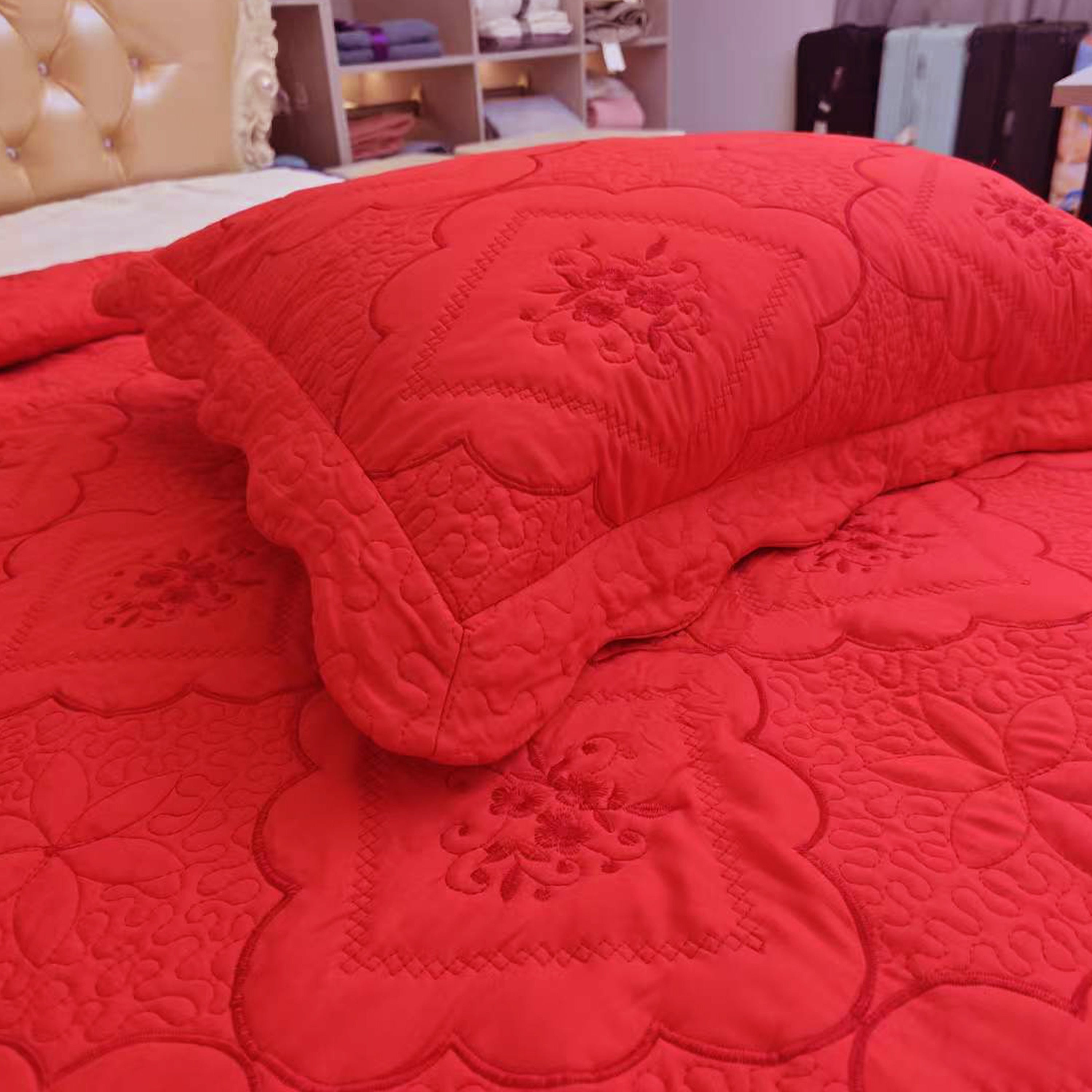3 Piece Floral Embroidered Quilted Bedspread Set