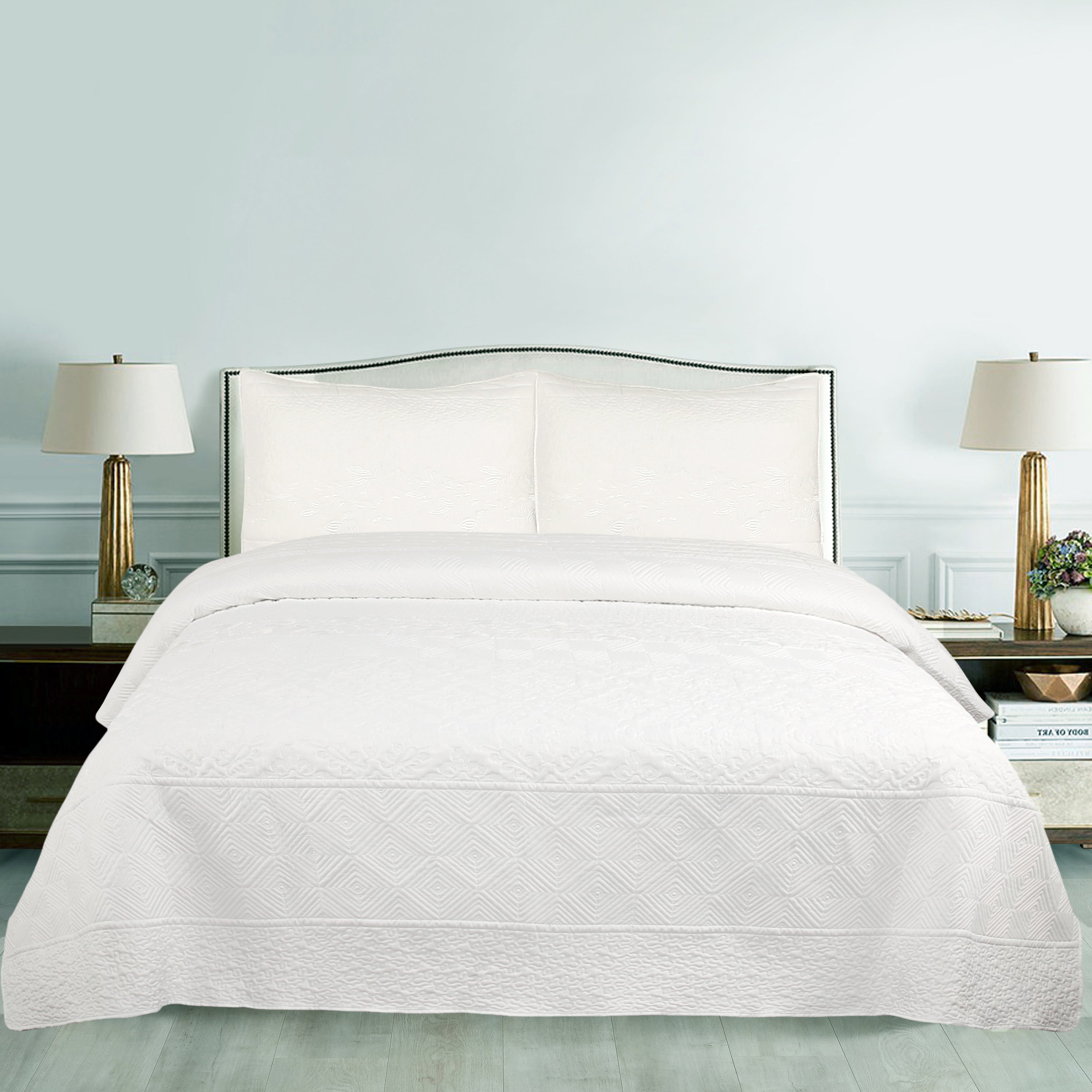 3 Piece Elegant Embroidered Quilt Set – Textured Floral & Geometric Bedspread