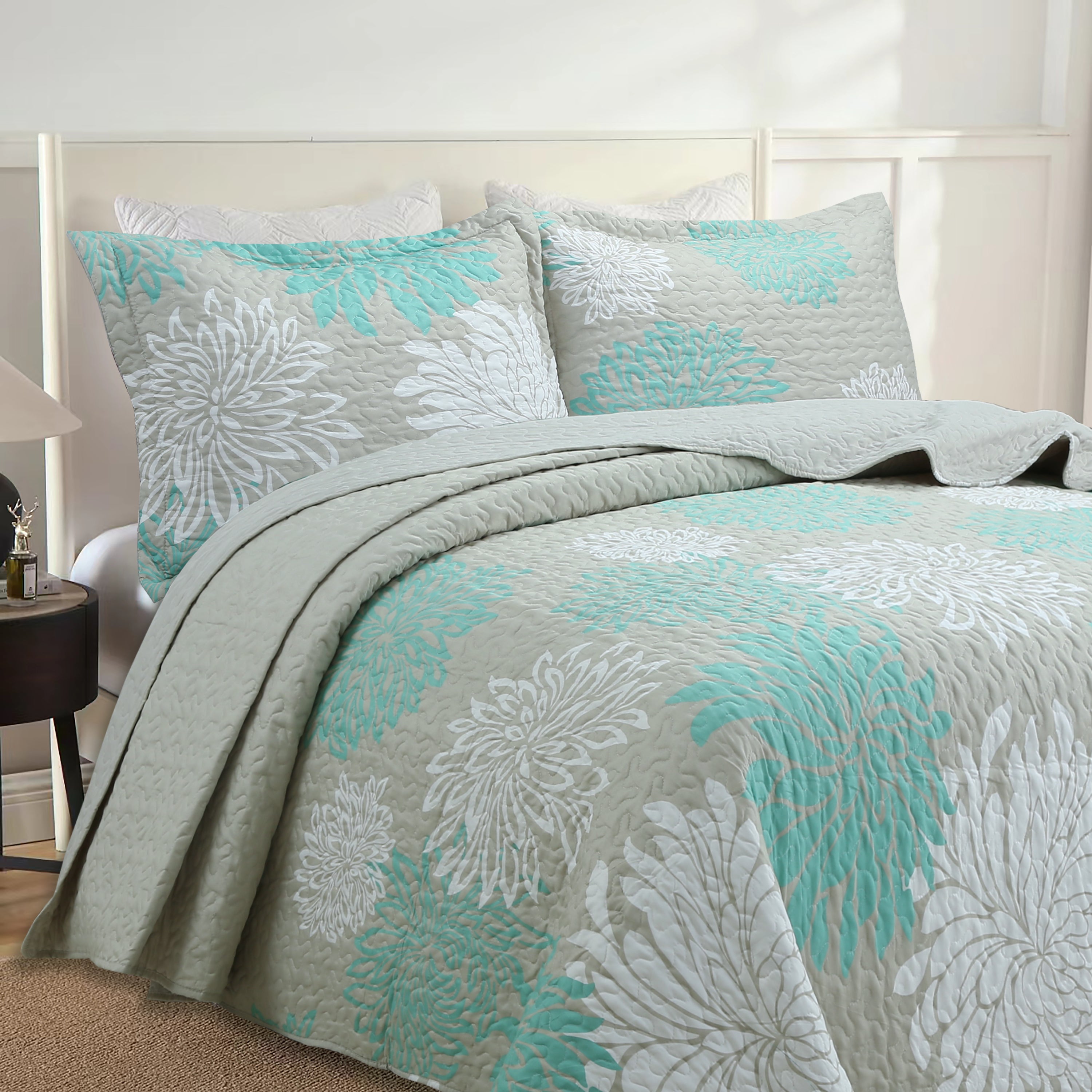 3 Piece Printed Leaf Lightweight Quilt Bedspread Set ME510